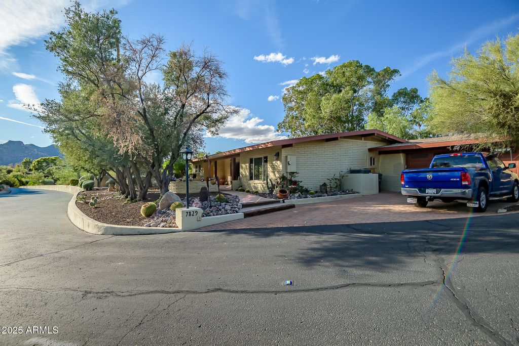 Photo of 7829 E Carefree Estates Circle, Carefree, AZ 85377 (MLS # 6948735)