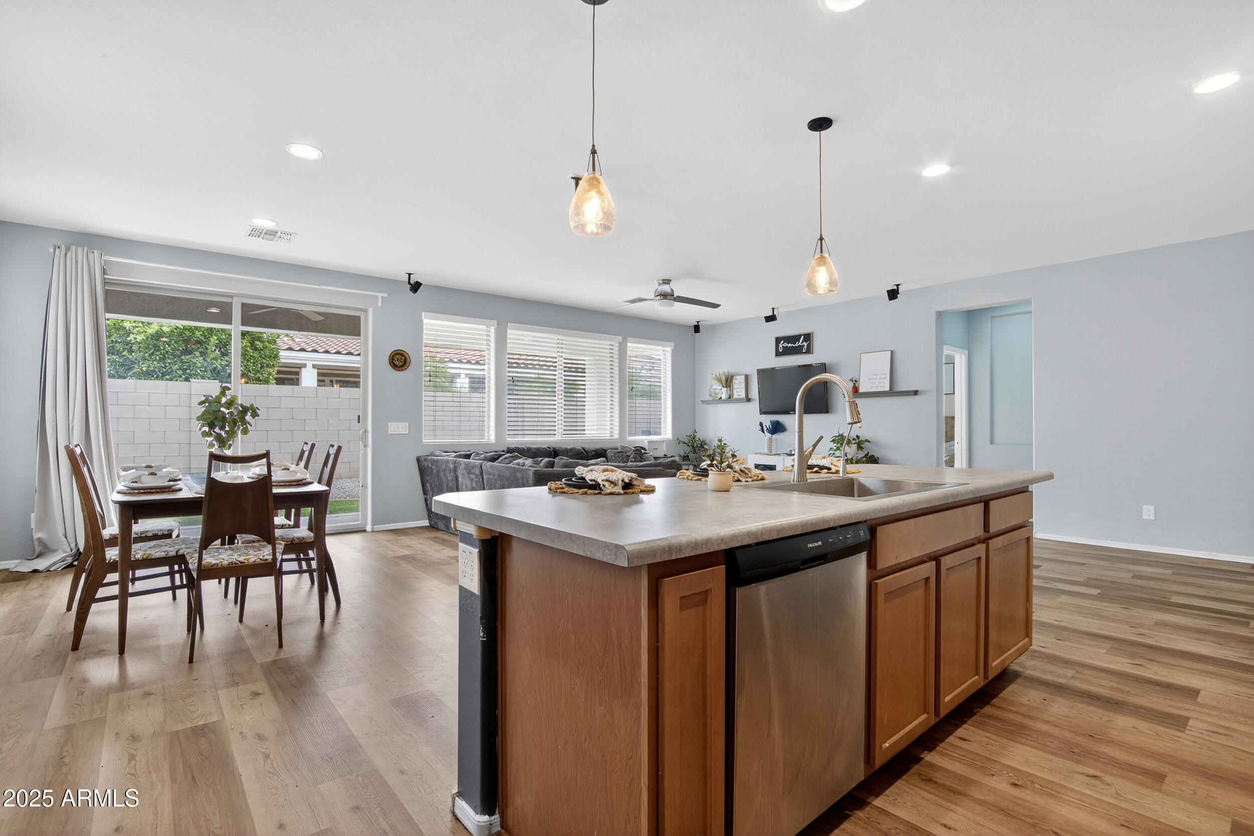 22484 E Calle De Flores --