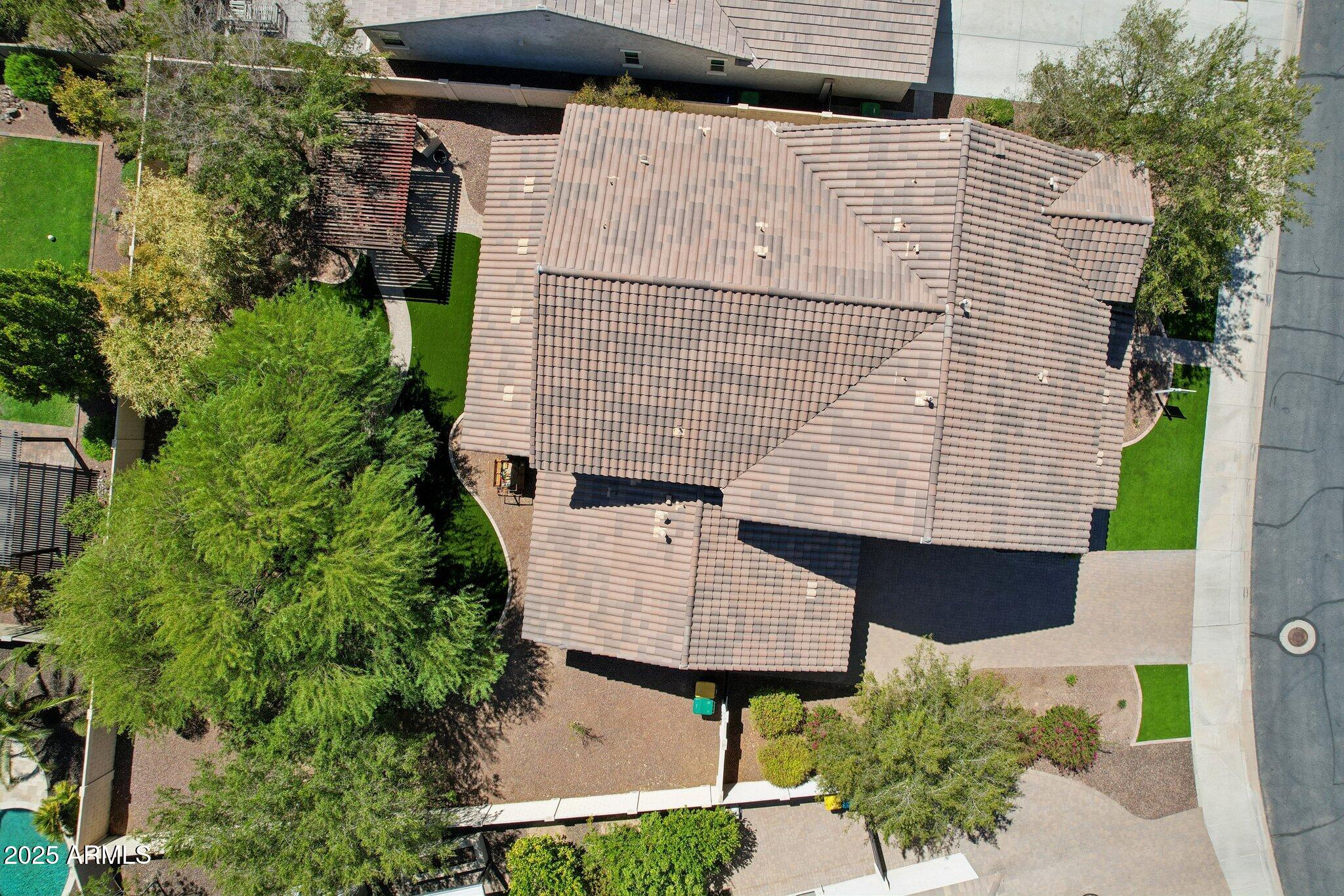 14837 W ESCONDIDO Drive N