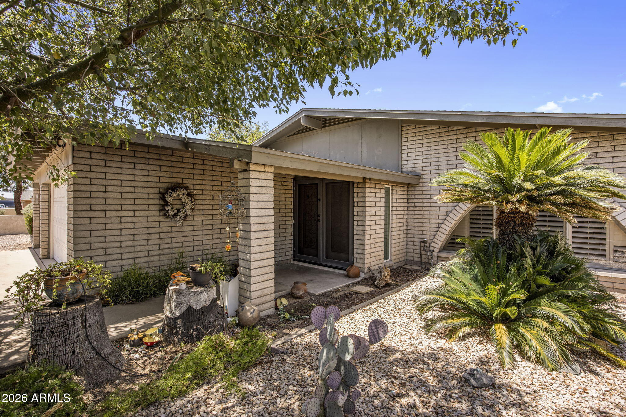 52 W THUNDERBIRD Road