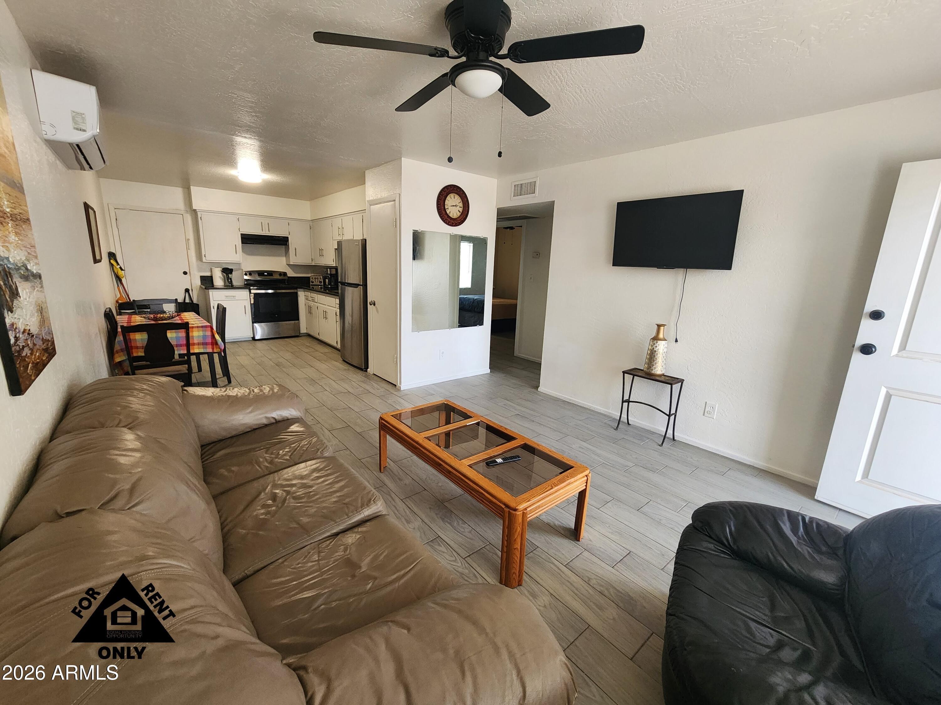 2001 W TURNEY Avenue 6