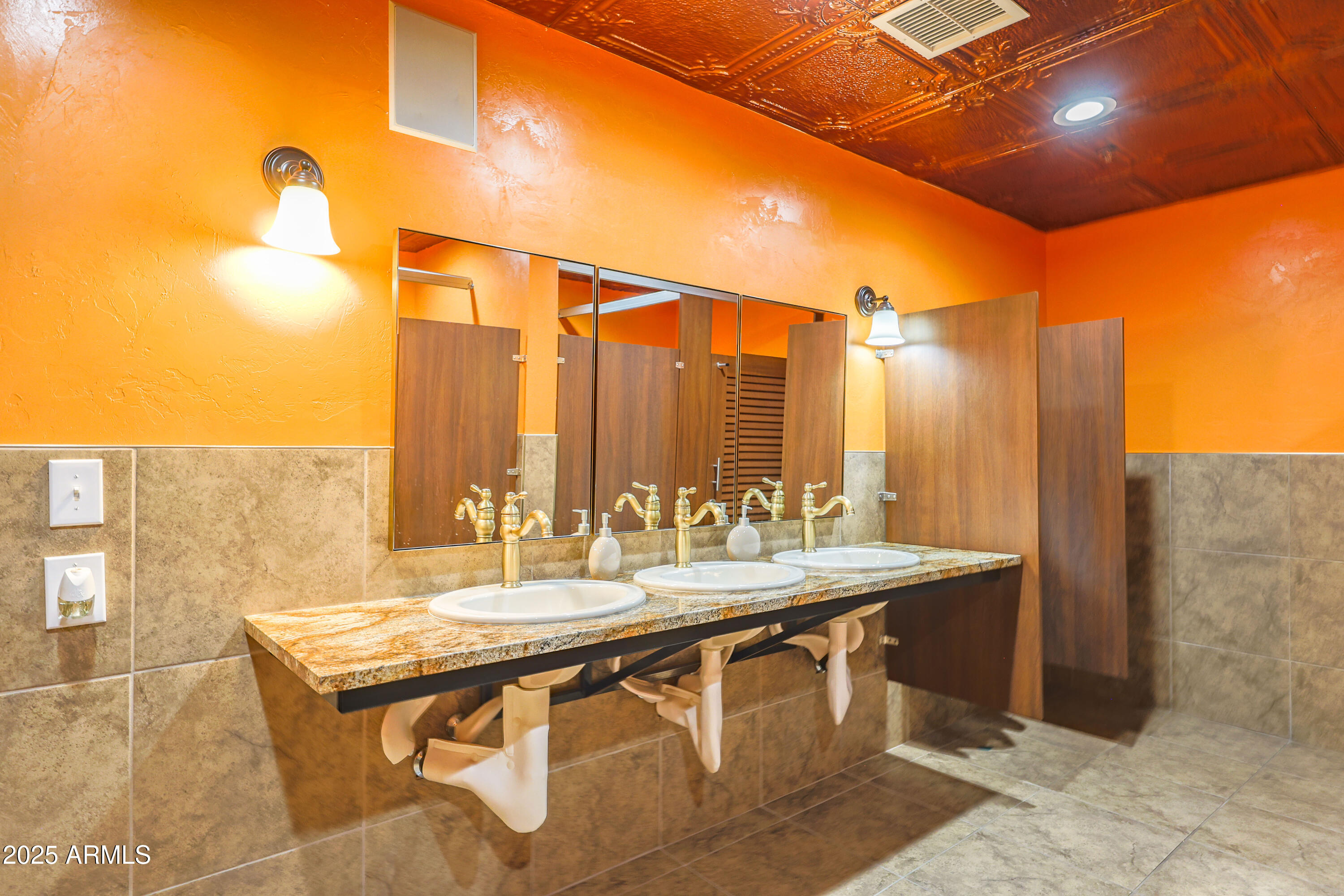 HUACHUCA VILLAGE RESUB - Commercial Sale