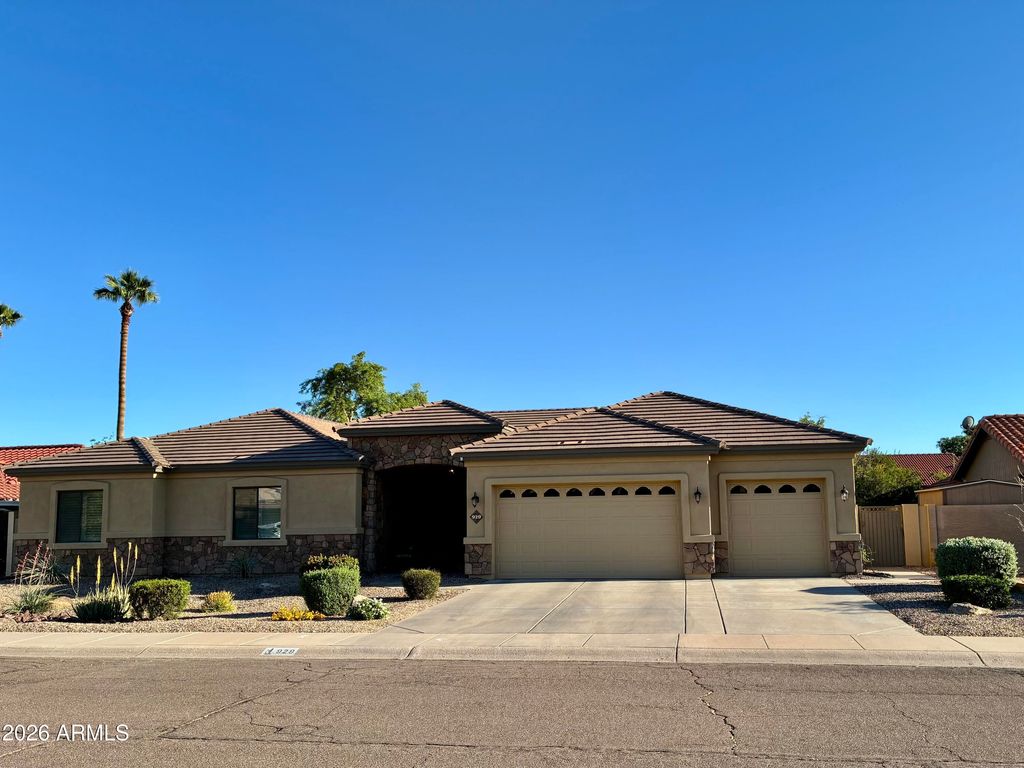 Photo of 929 E Derby Drive, Tempe, AZ 85284 (MLS # 6943762)