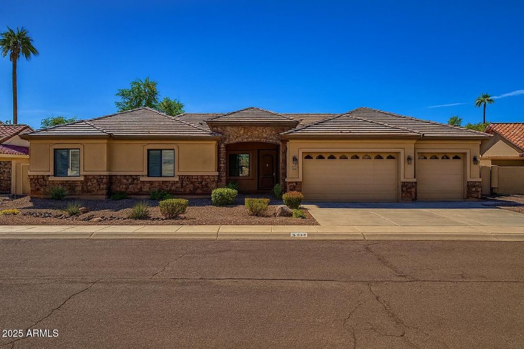 Photo of 929 E Derby Drive, Tempe, AZ 85284 (MLS # 6943762)