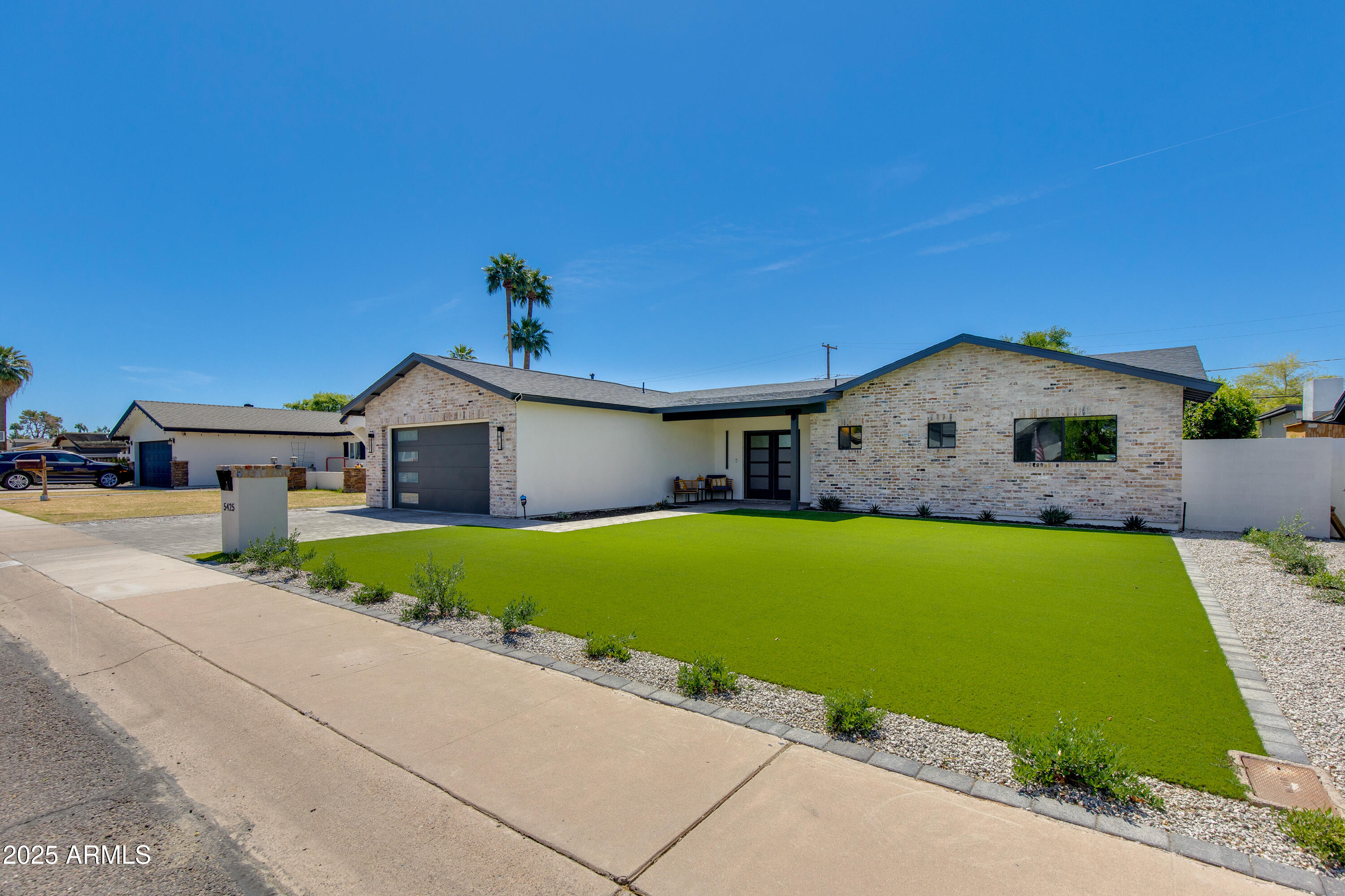 5425 E AVALON Drive