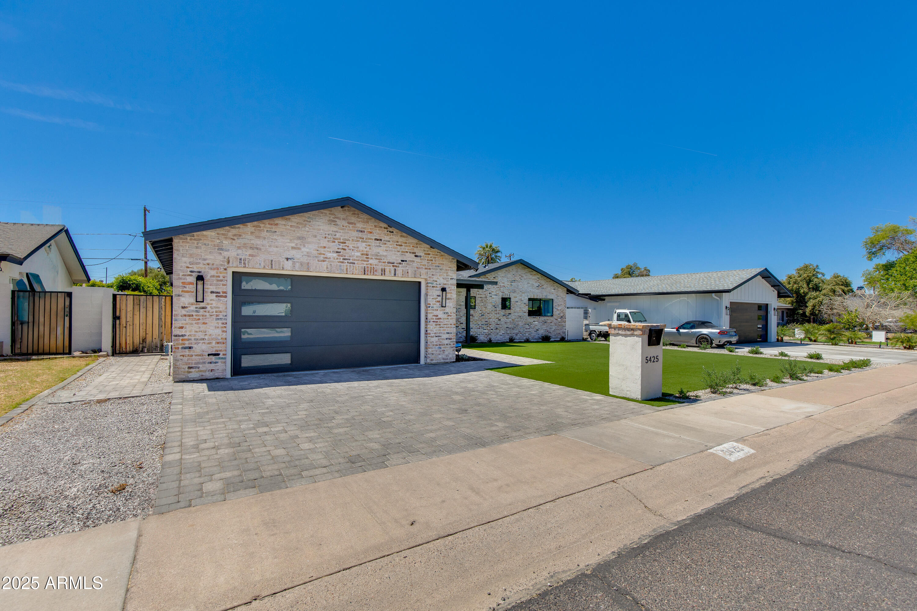 5425 E AVALON Drive
