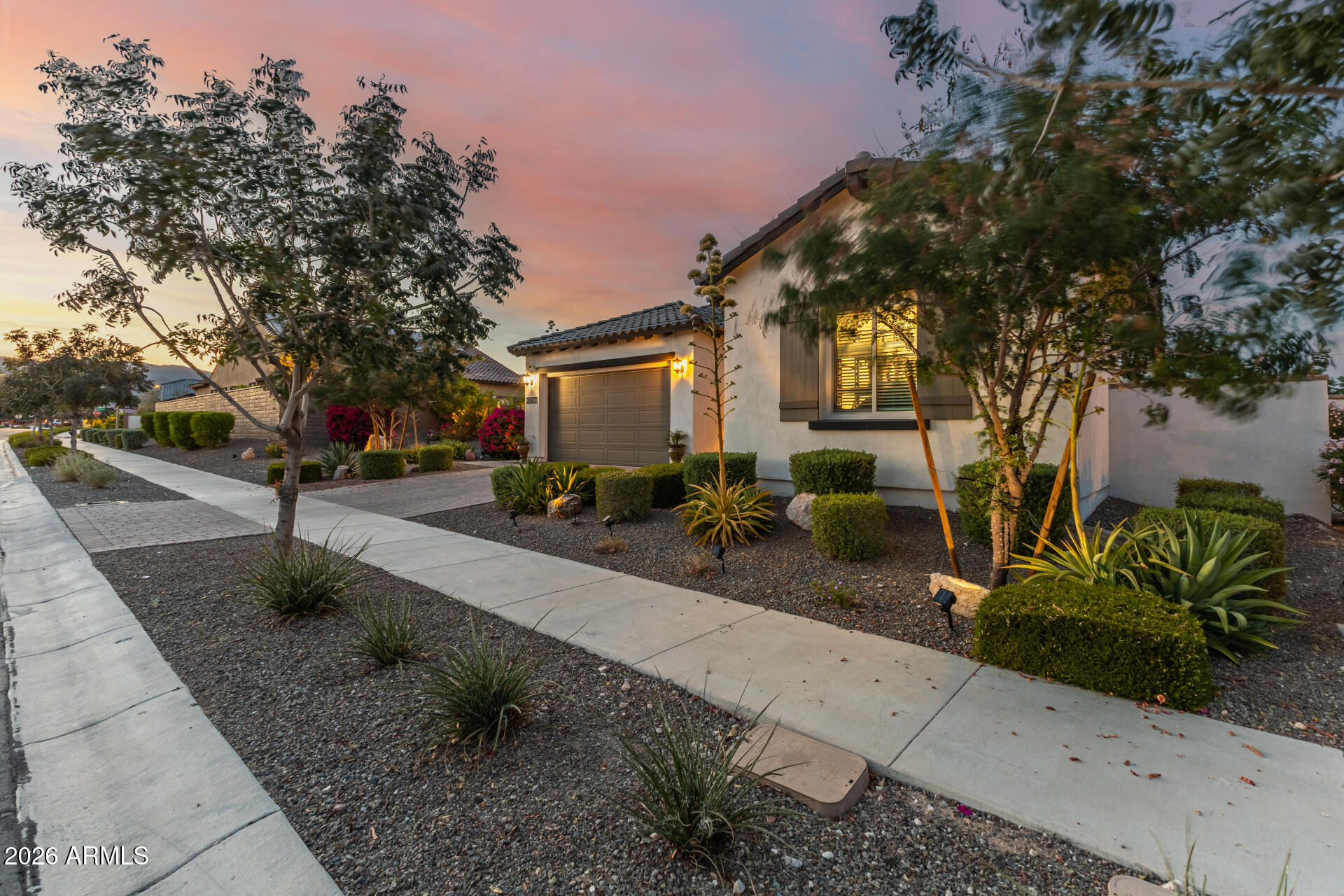 20472 W COOLIDGE Street