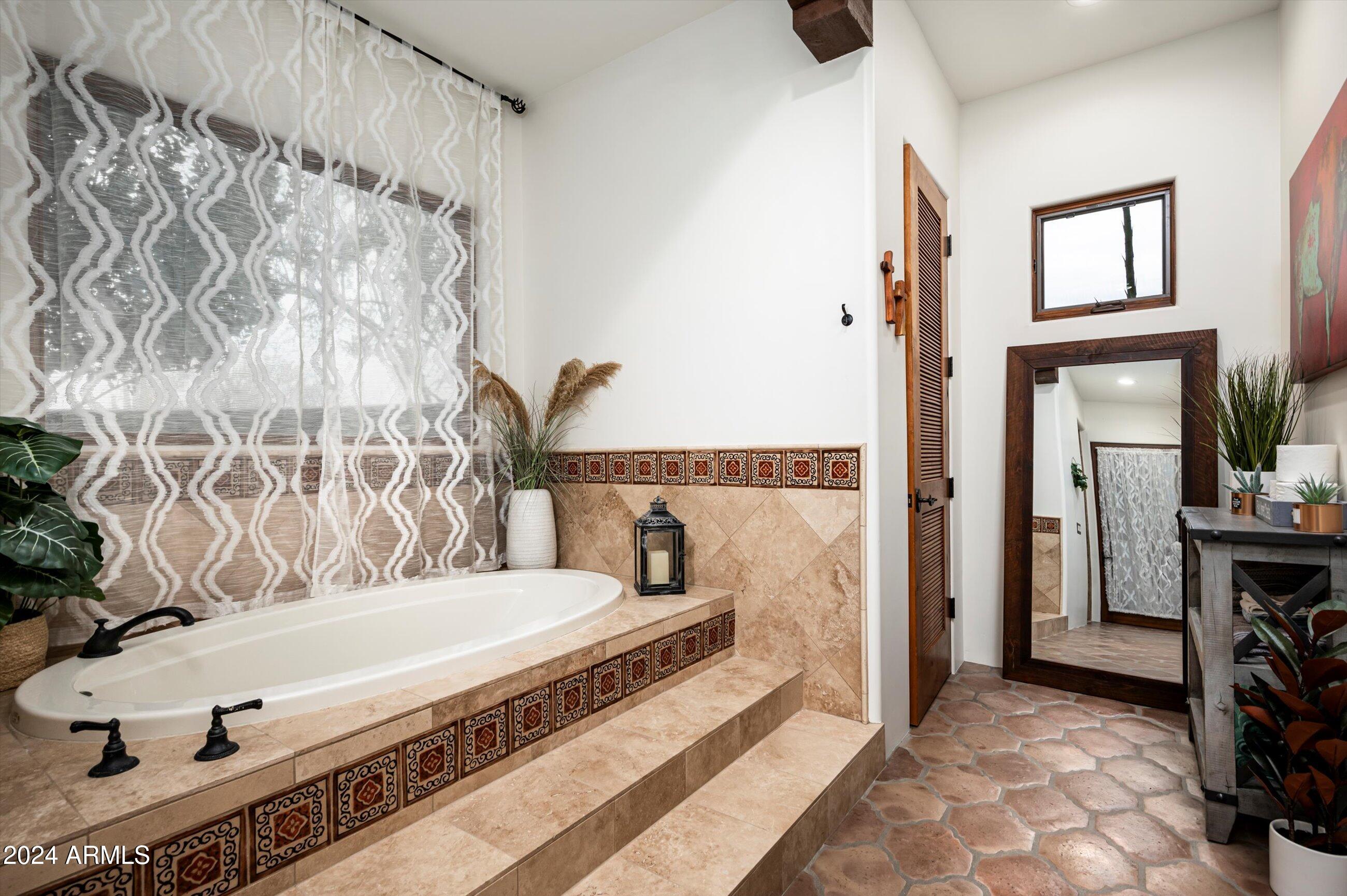 CAVE CREEK SOUTH 40 MCR 050945, Lot 12 - Residential