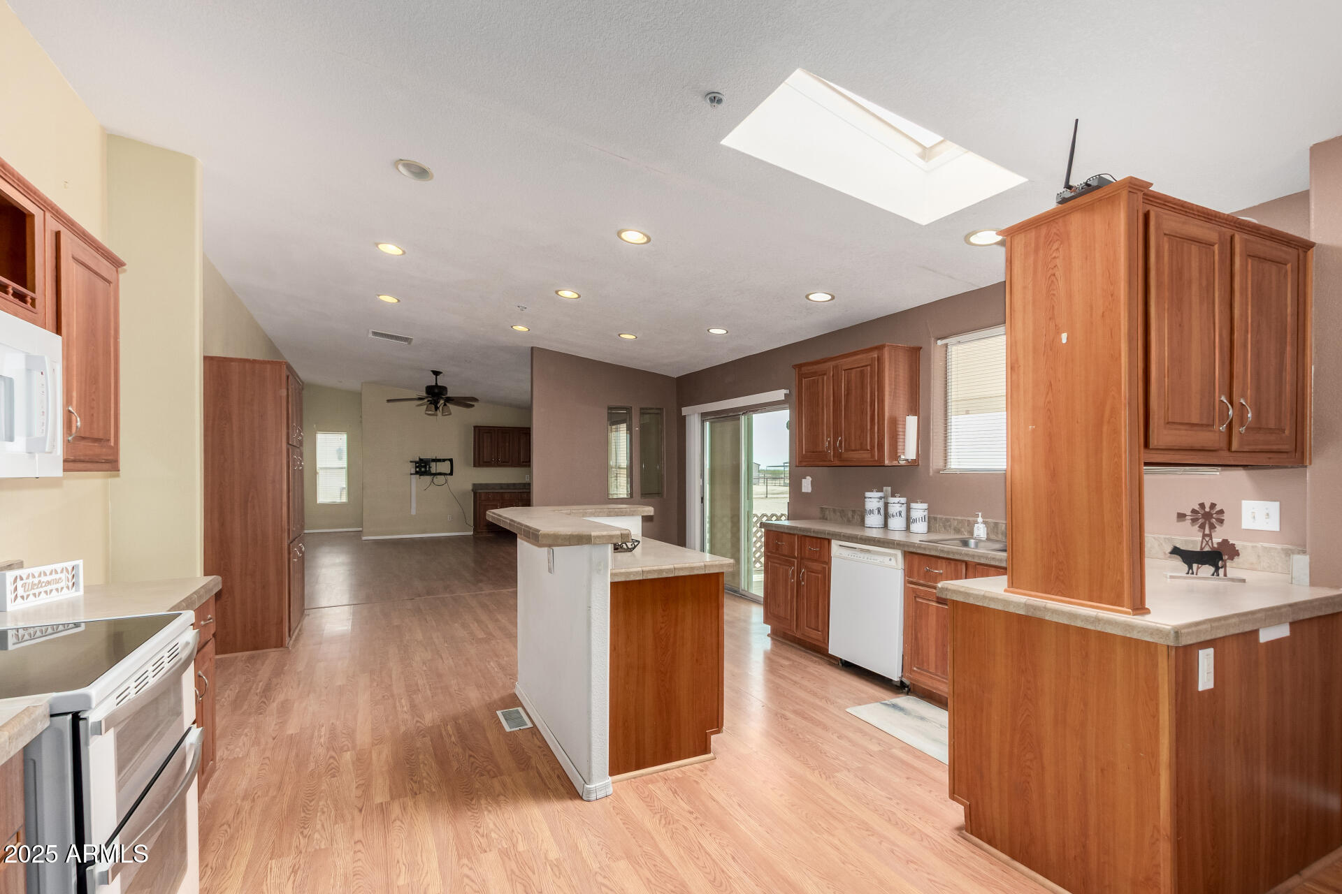 23851 W TETHER Trail