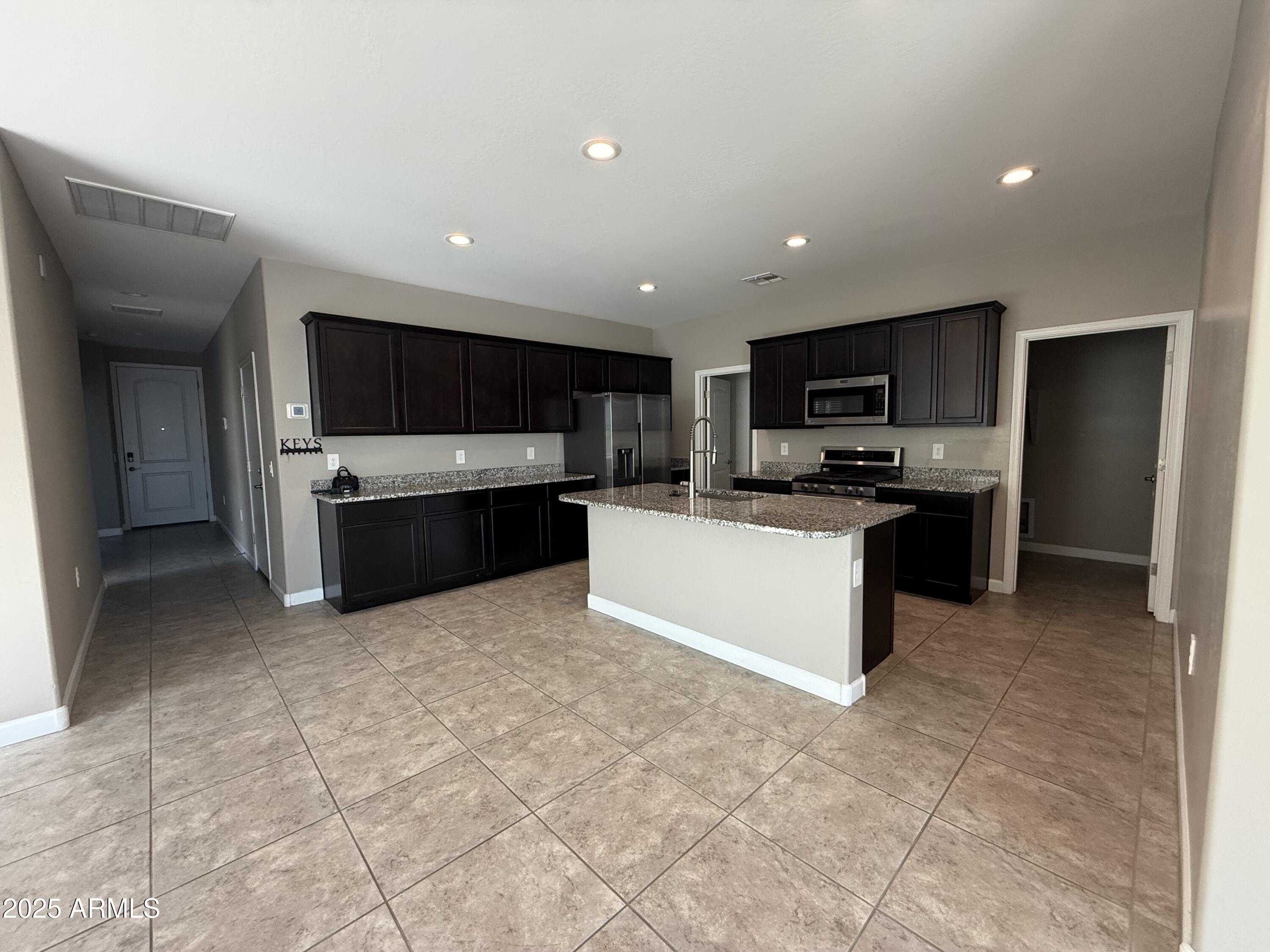 38031 W SAN ALVAREZ Avenue