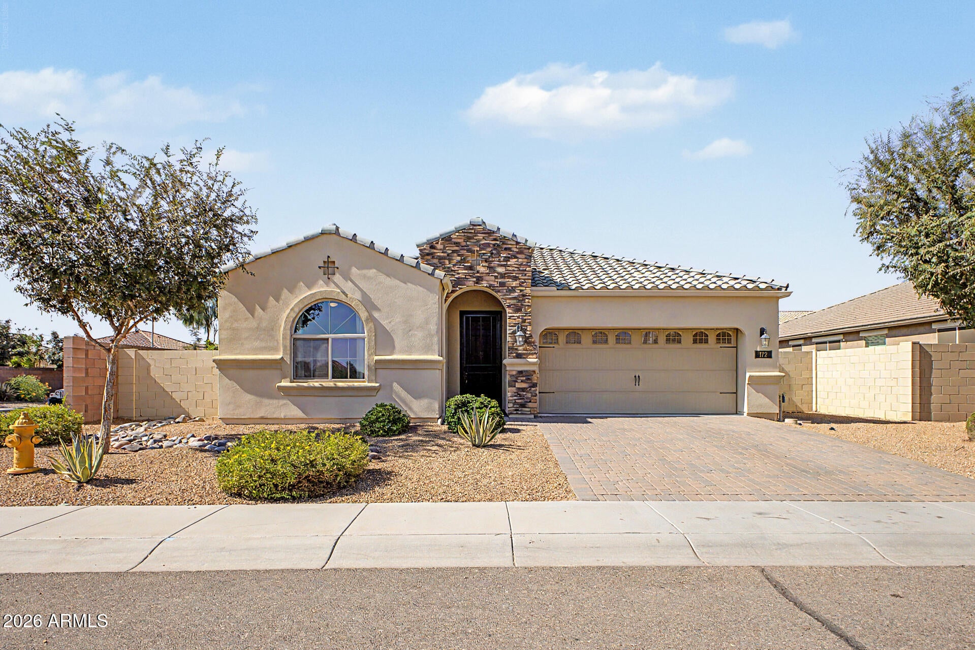 172 E CRESCENT Place