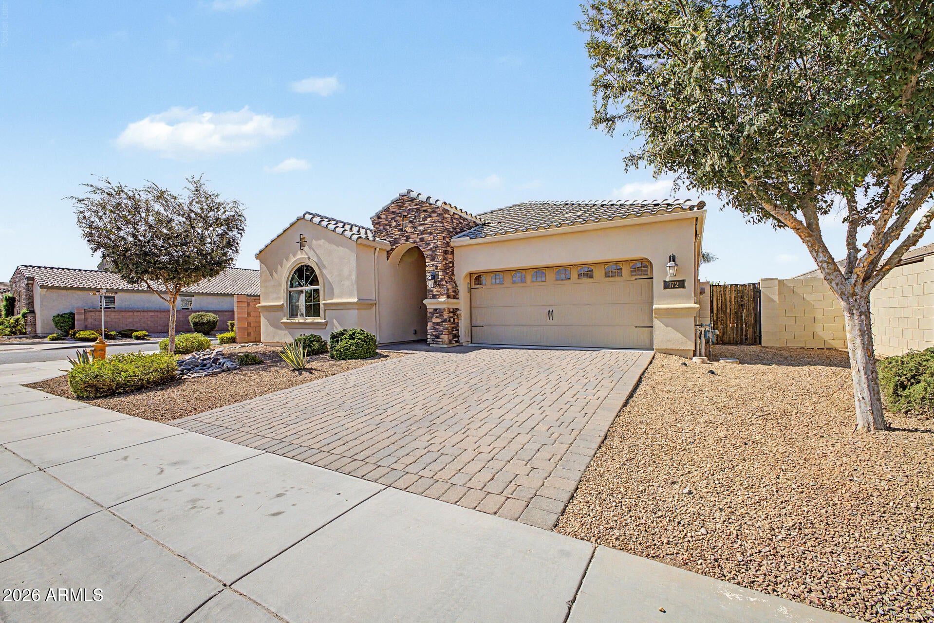 172 E CRESCENT Place