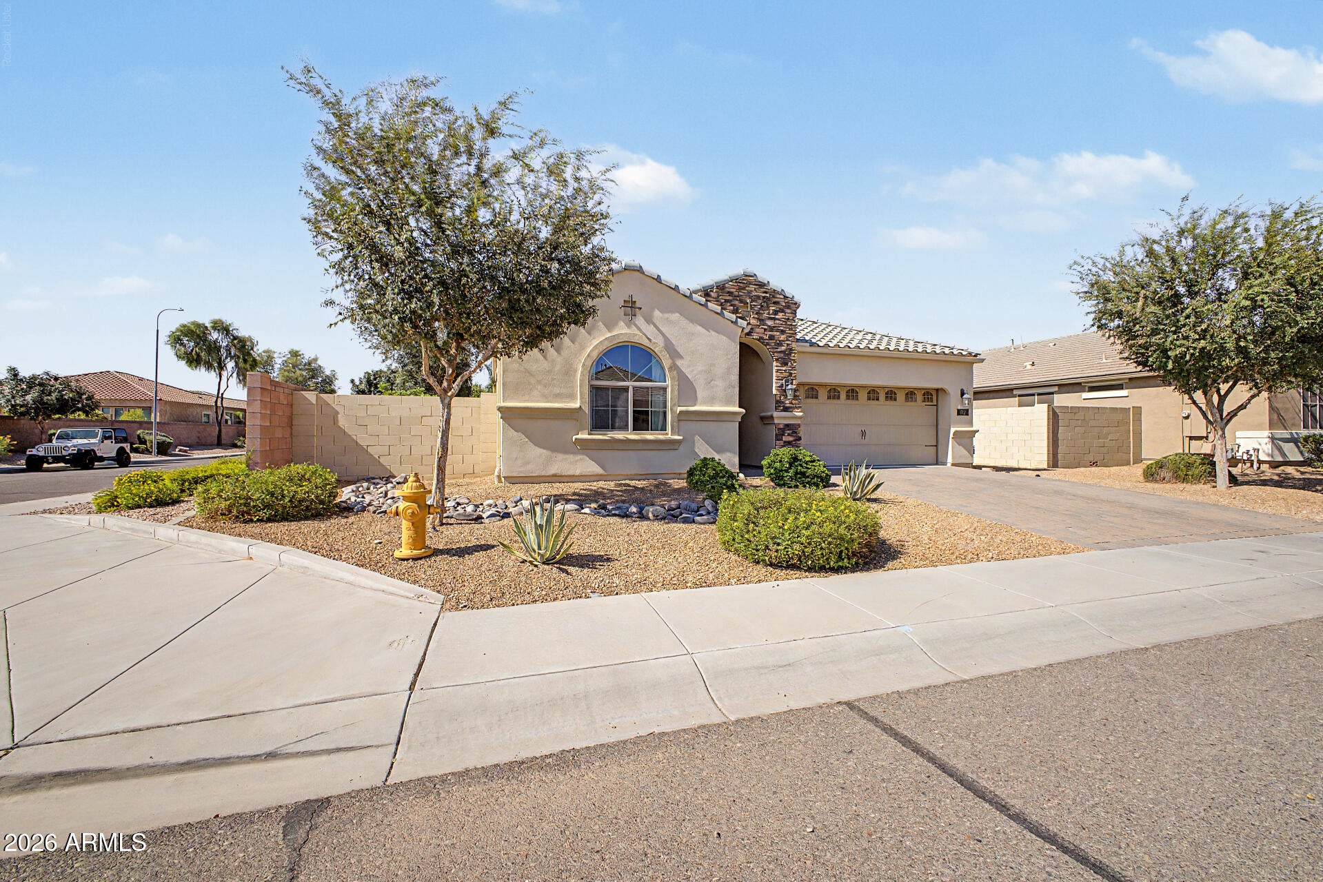 172 E CRESCENT Place