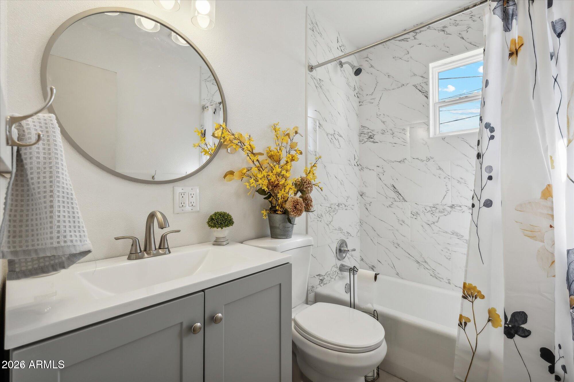 1761 E Sunland Avenue