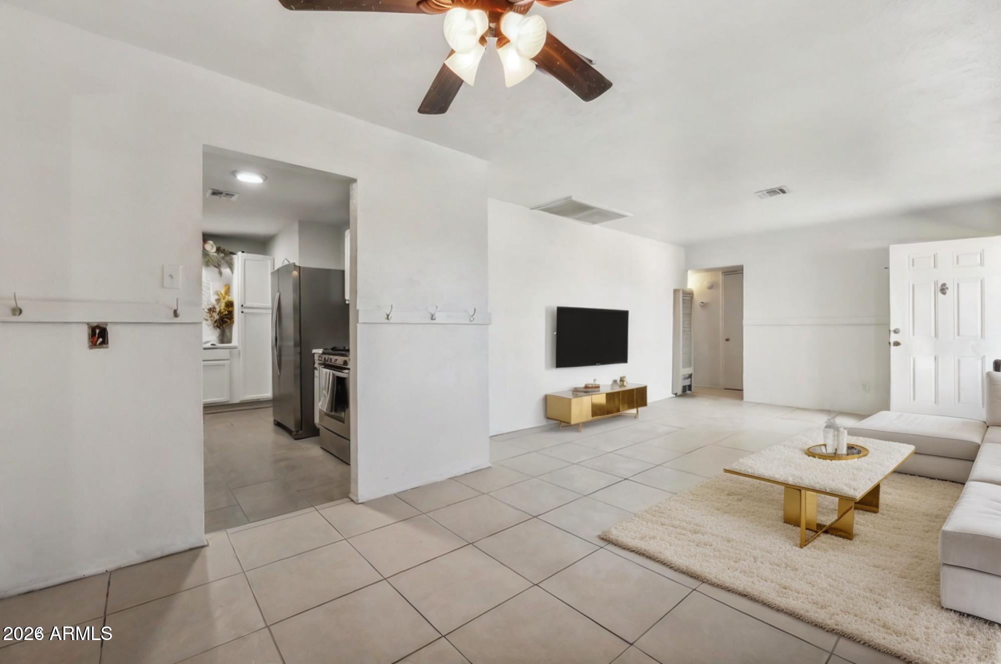 1761 E Sunland Avenue