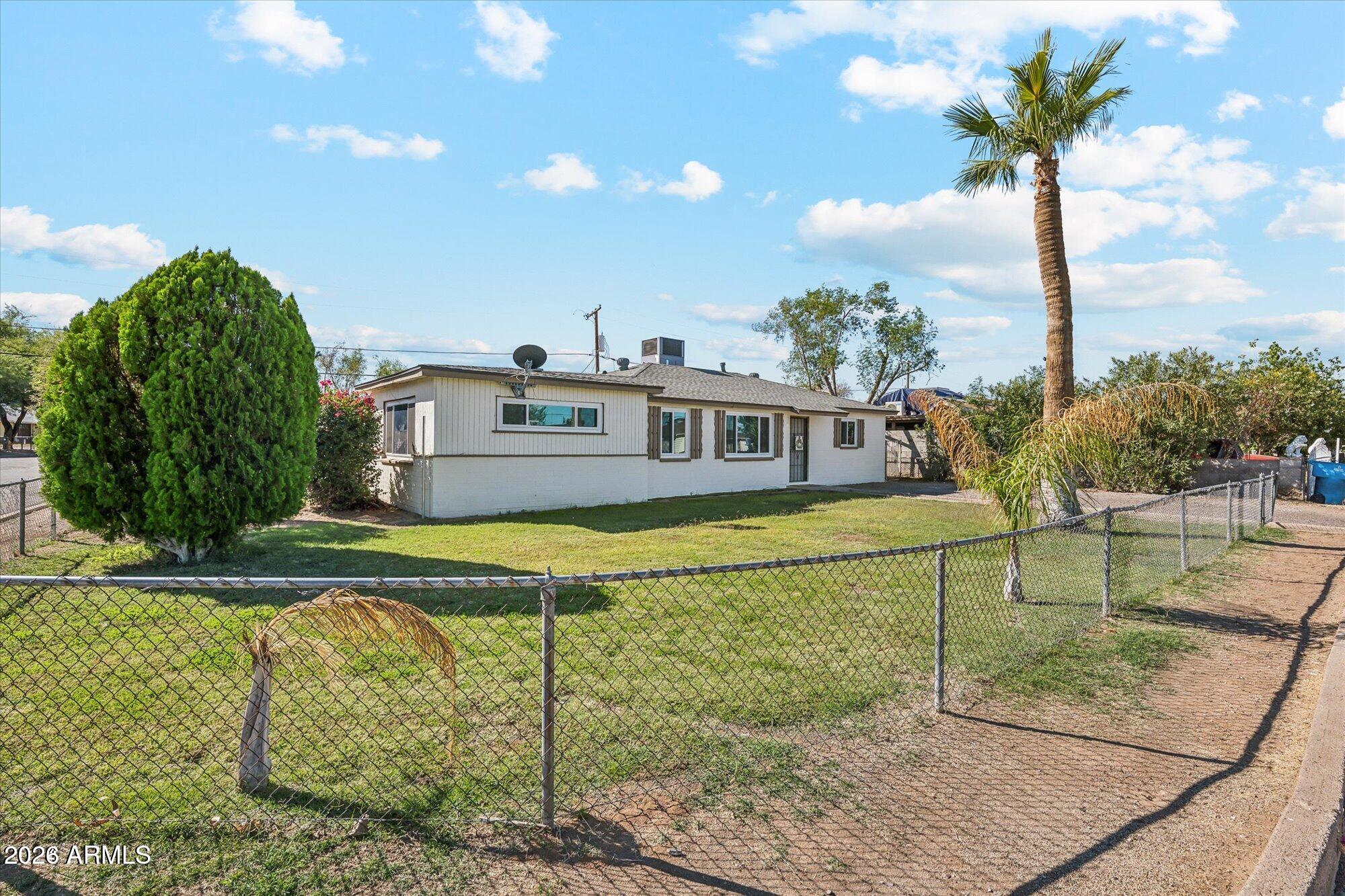 1761 E Sunland Avenue