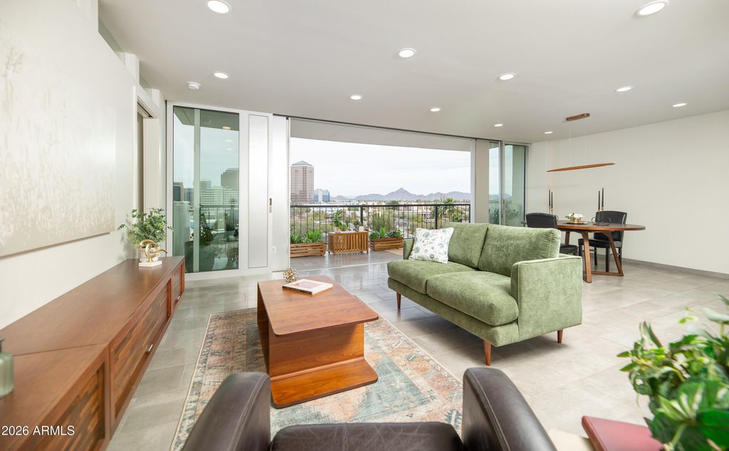 Photo of 2323 N Central Avenue #705, Phoenix, AZ 85004 (MLS # 6973194)