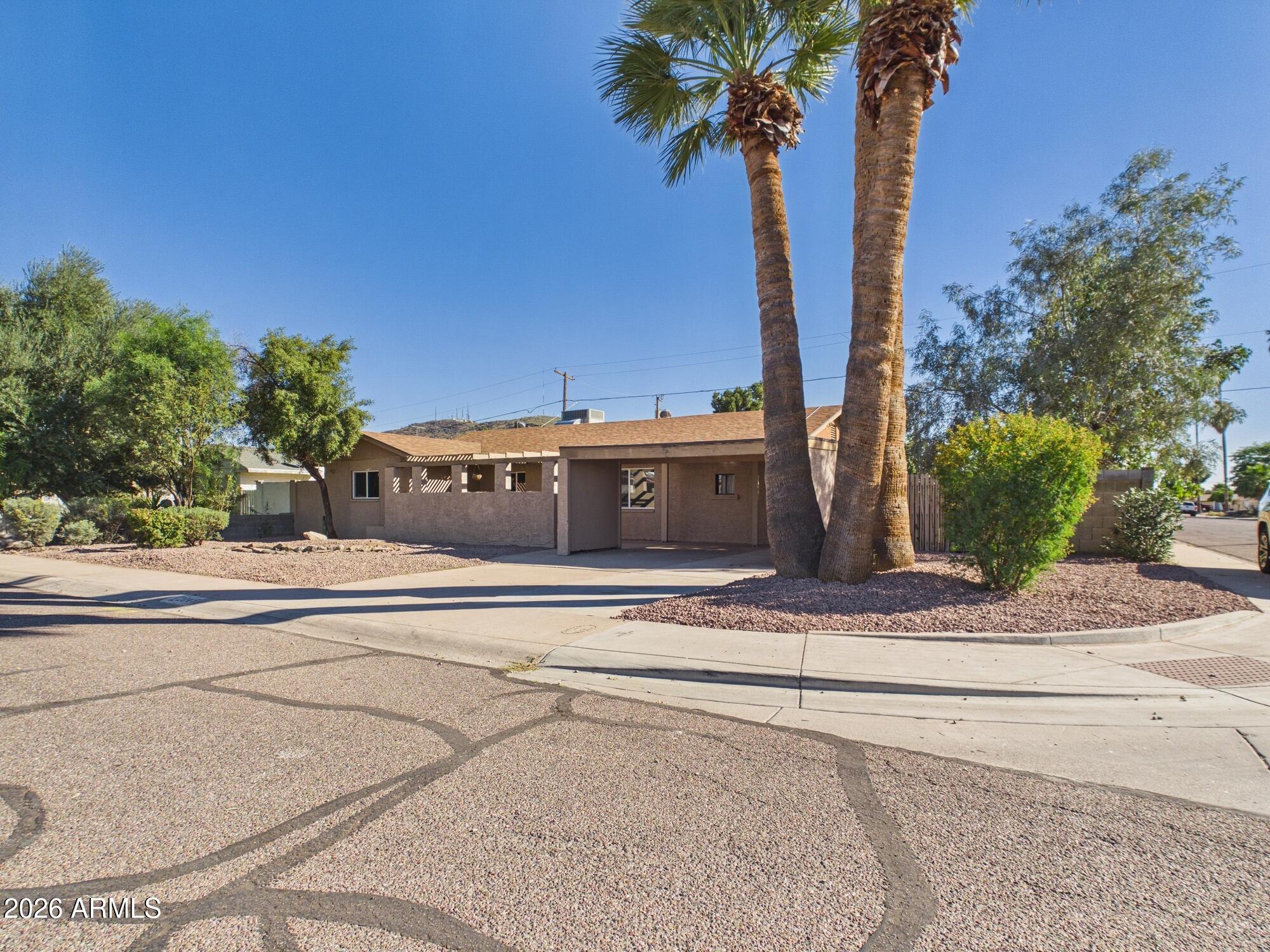 2049 W JOAN DE ARC Avenue