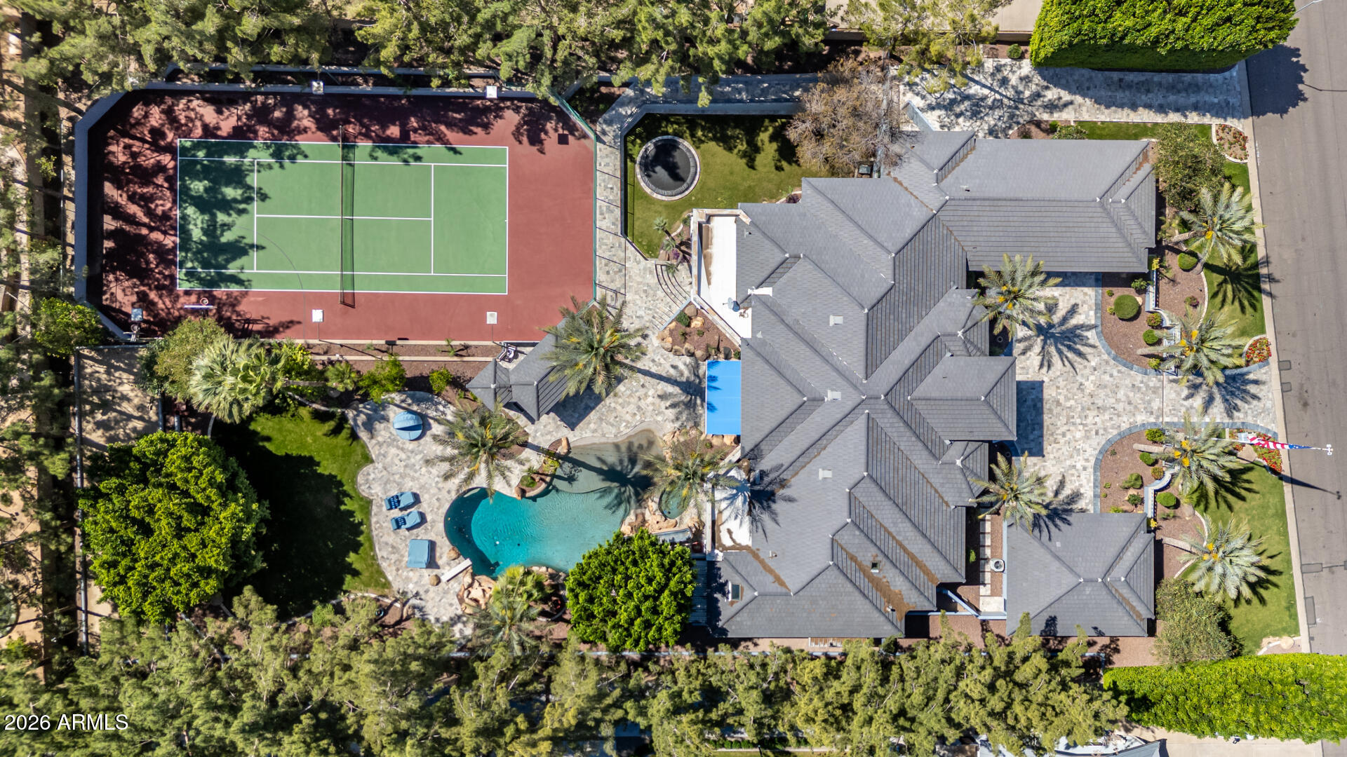 1711 E LOCKWOOD Street