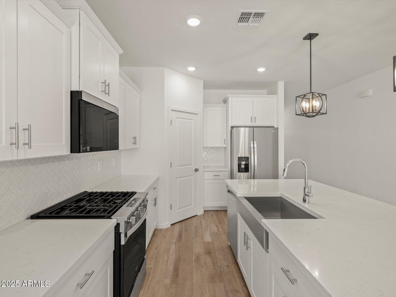 15818 W GRAY FOX Trail