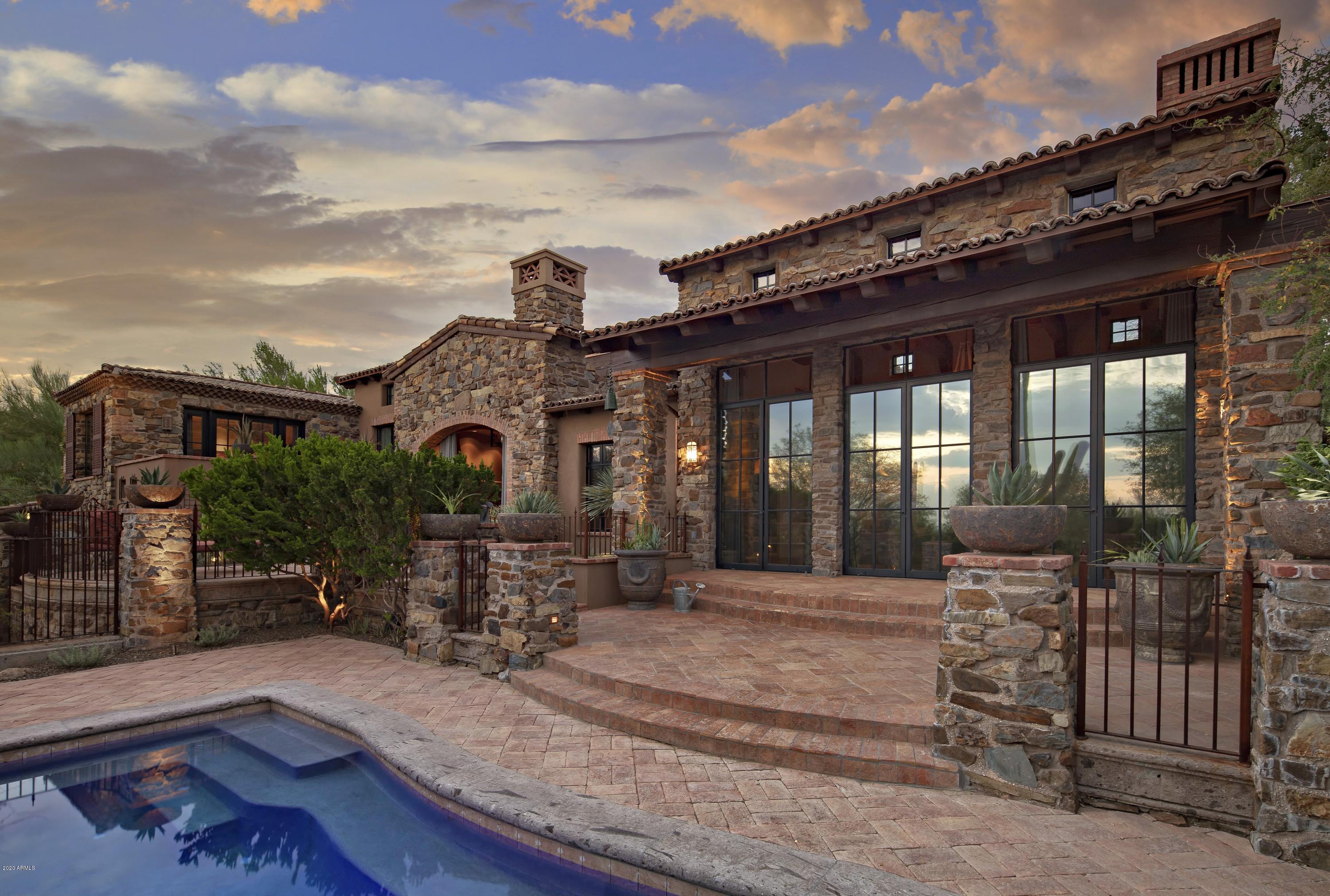 ESTANCIA - Residential