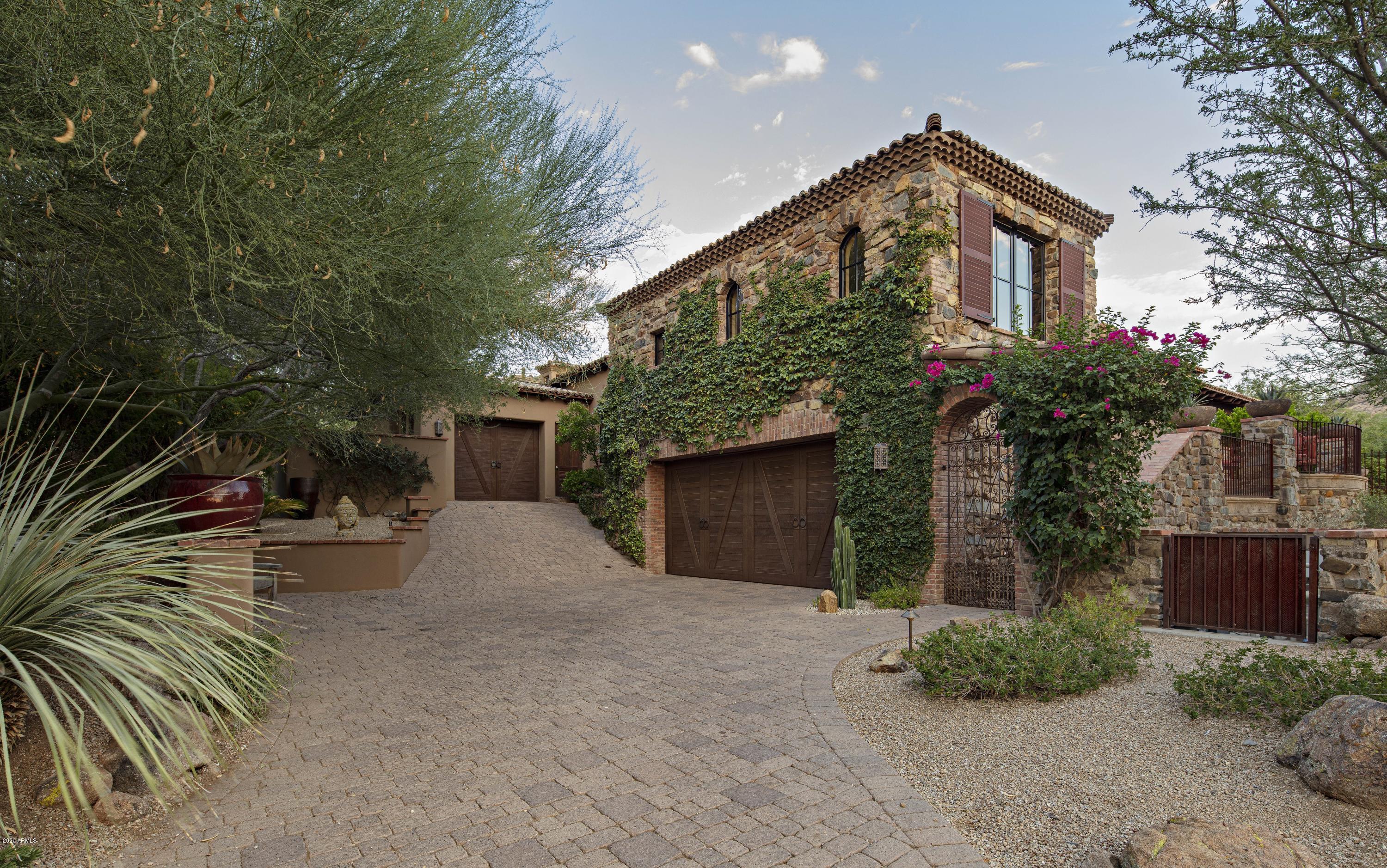 ESTANCIA - Residential