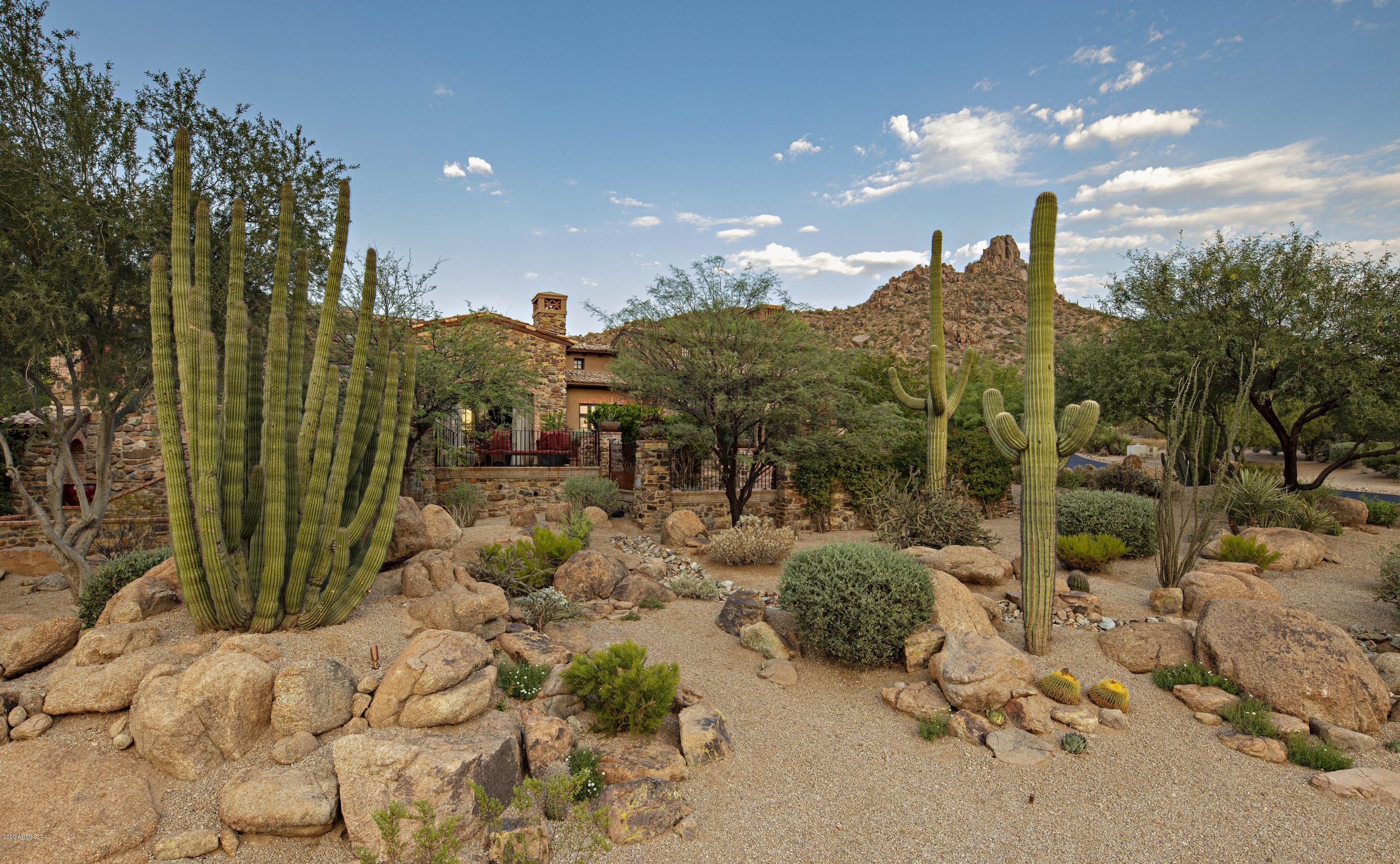 ESTANCIA - Residential