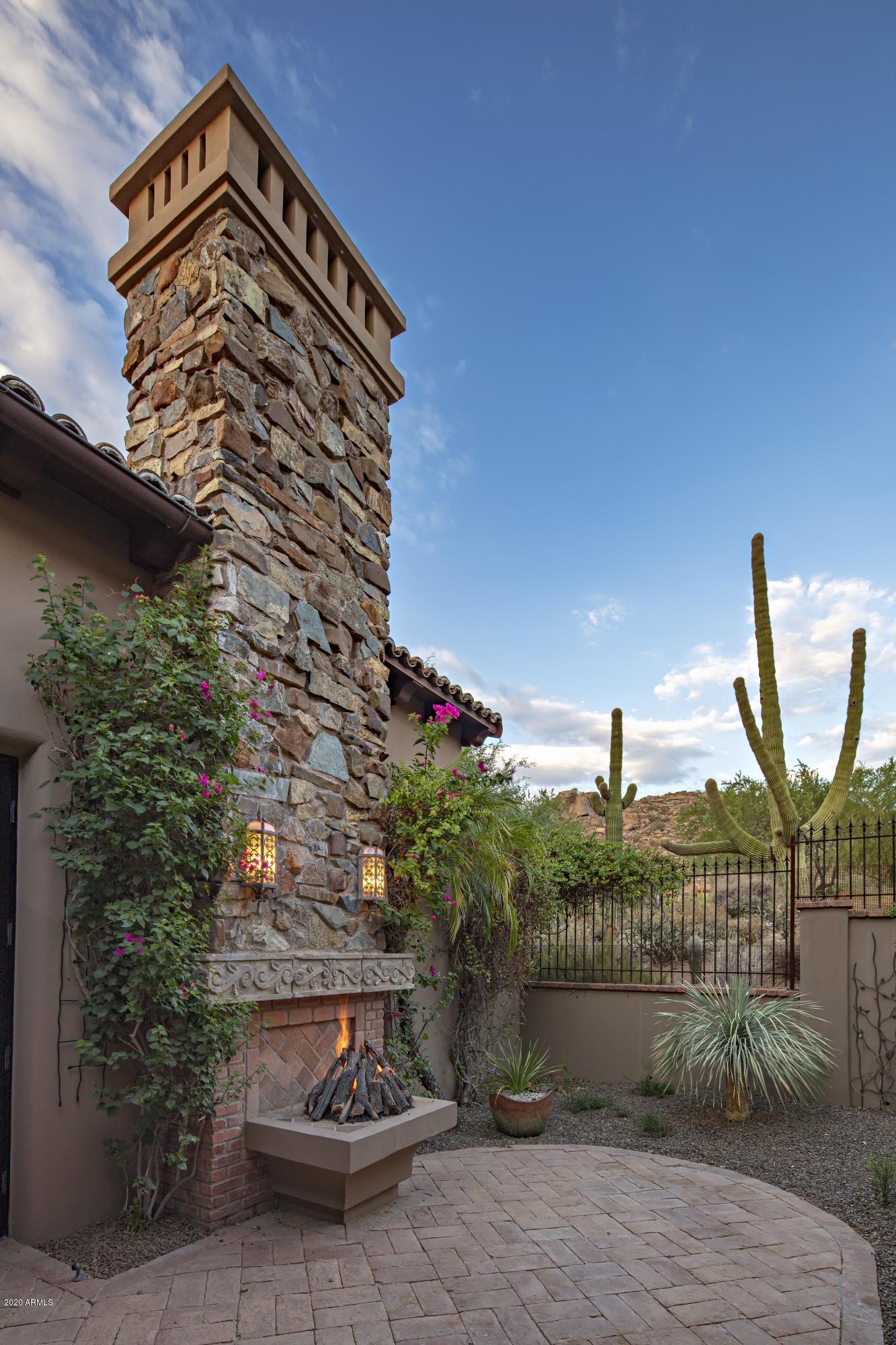 ESTANCIA - Residential
