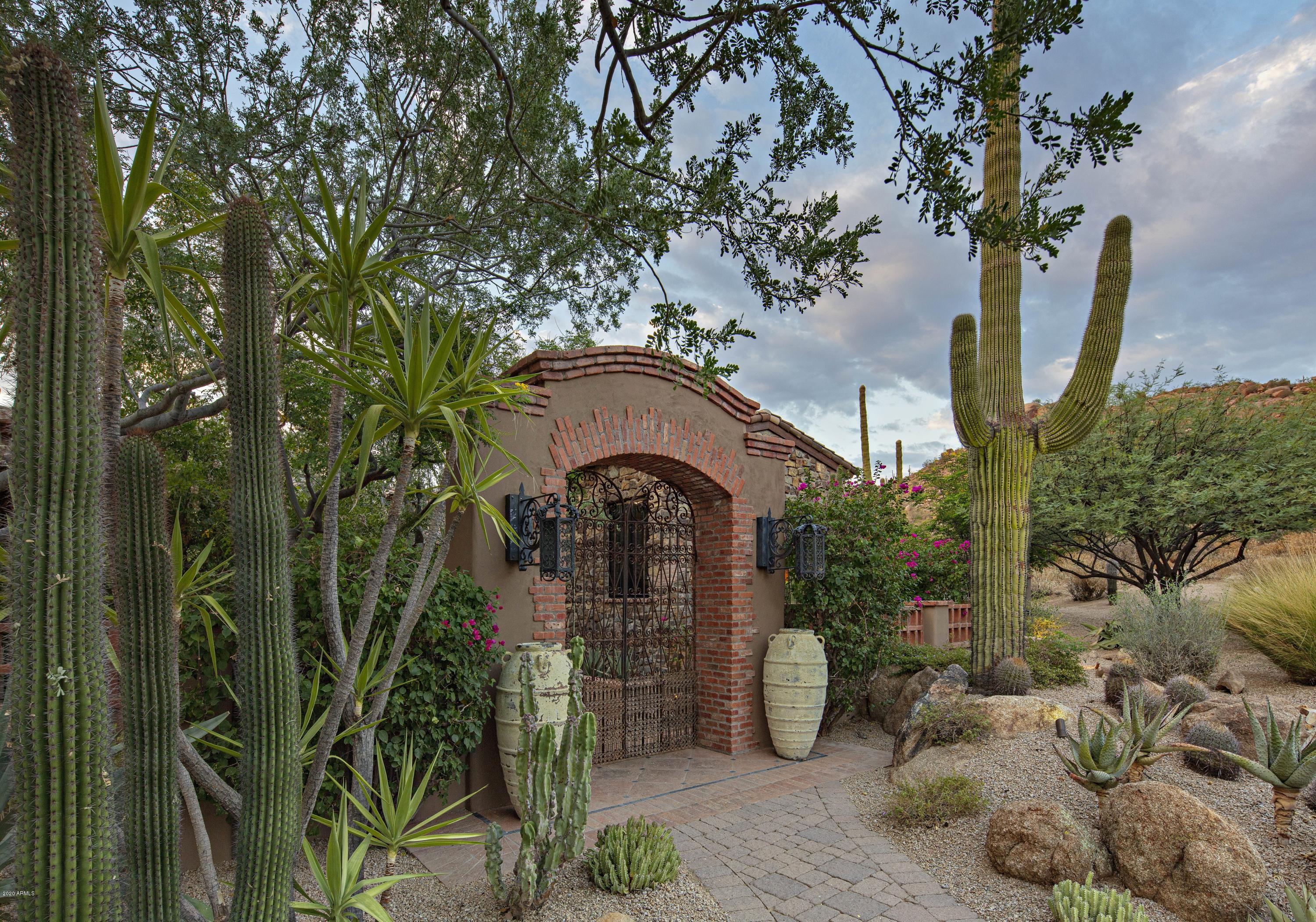 ESTANCIA - Residential