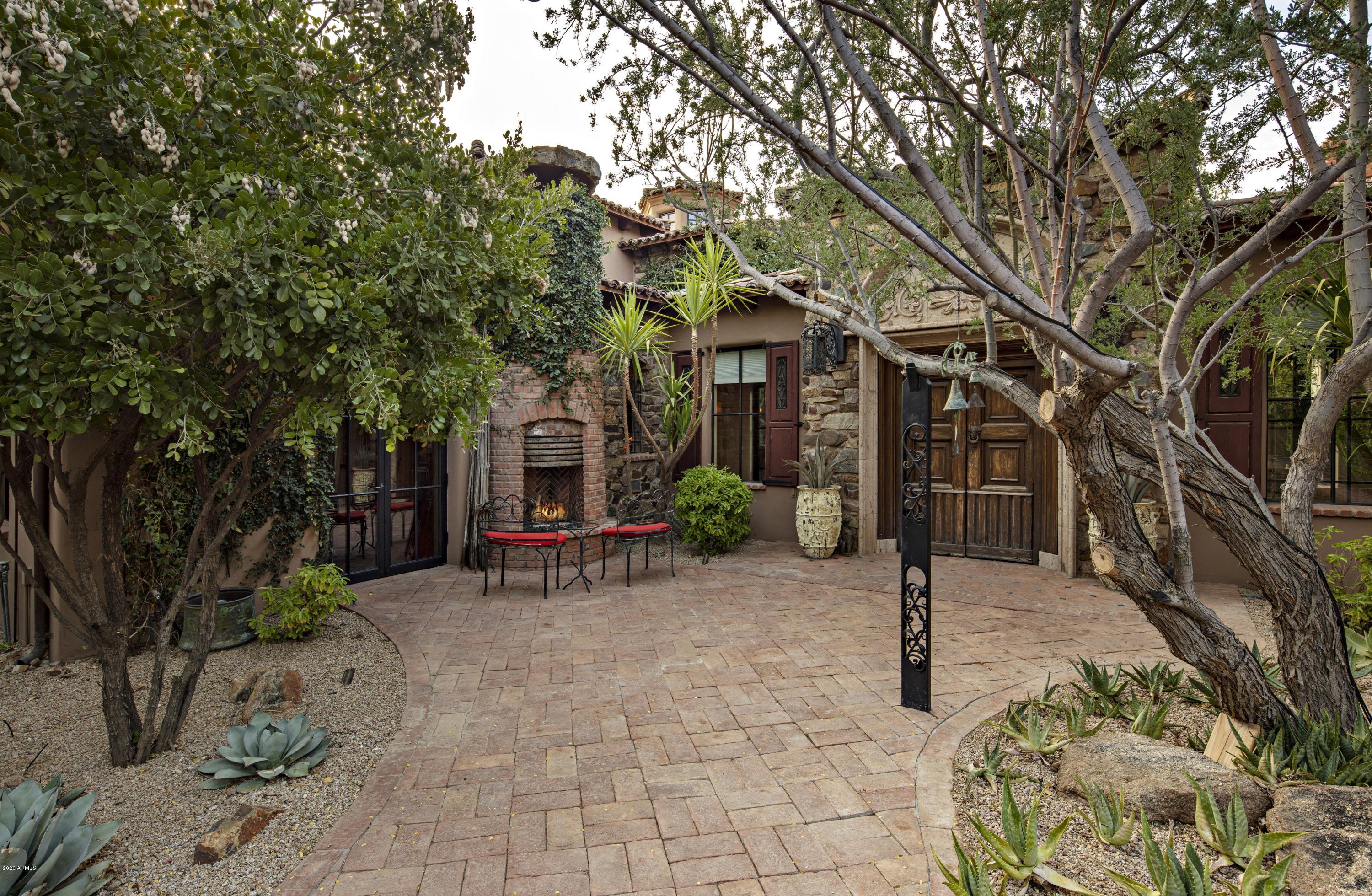ESTANCIA - Residential