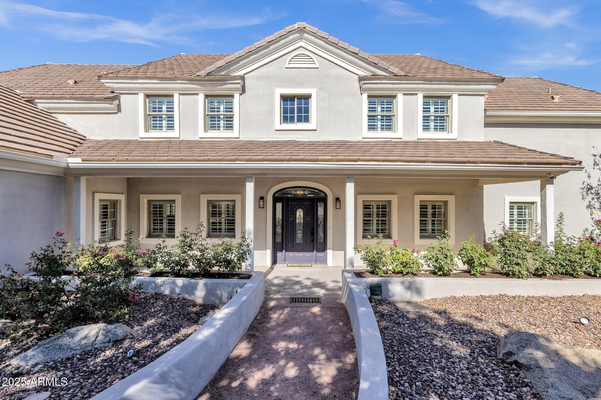 856 W QUAIL Circle
