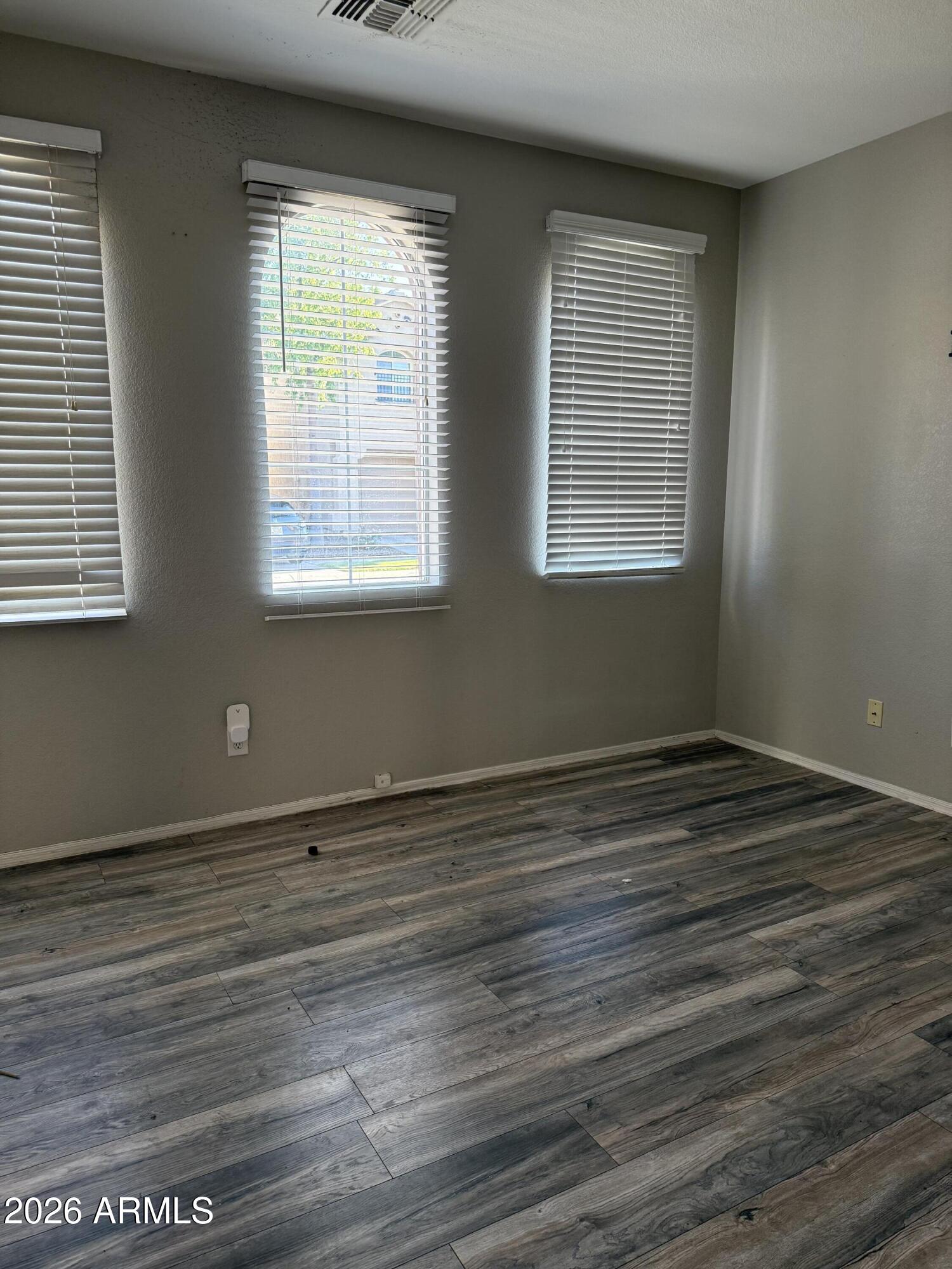 1410 E MOBILE Lane