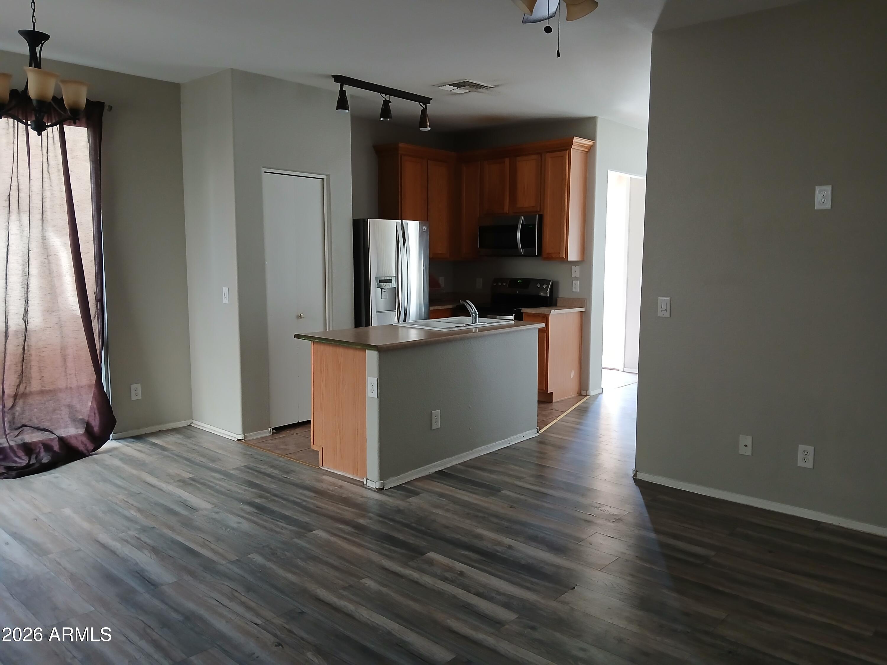 1410 E MOBILE Lane