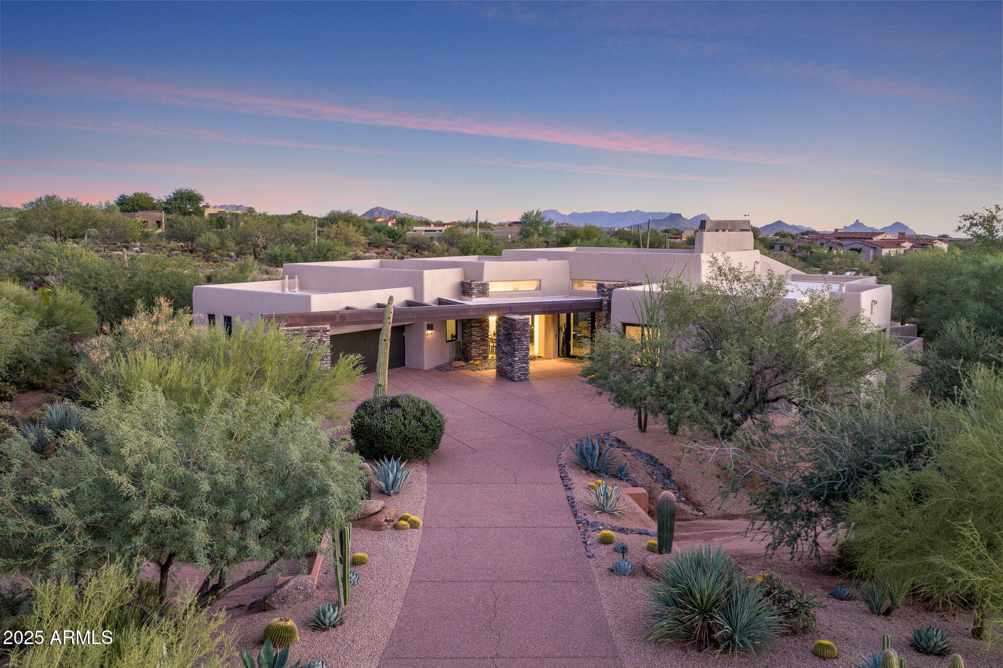 10381 E LOVING TREE Lane