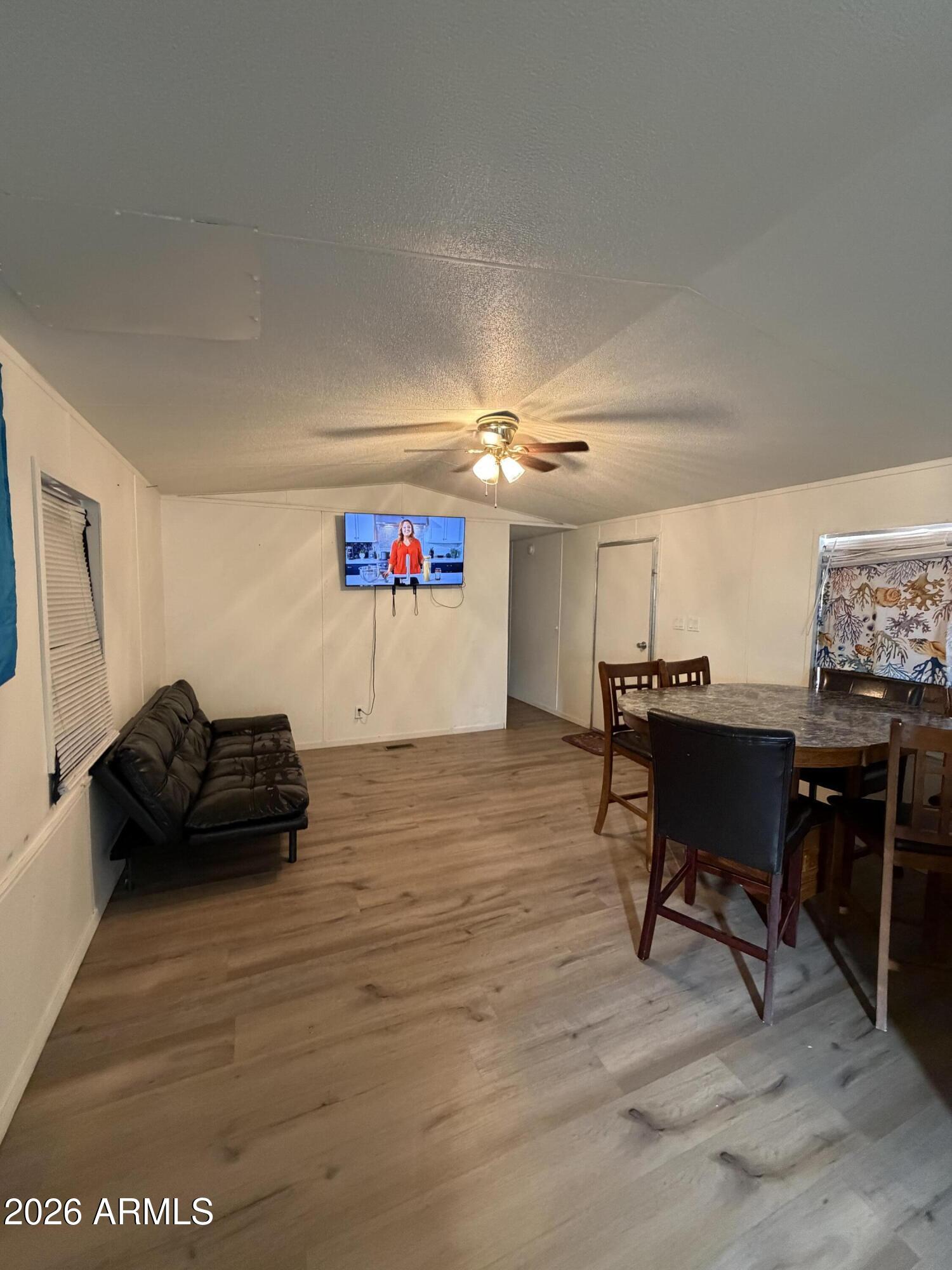 303 E SOUTH MOUNTAIN Avenue 49
