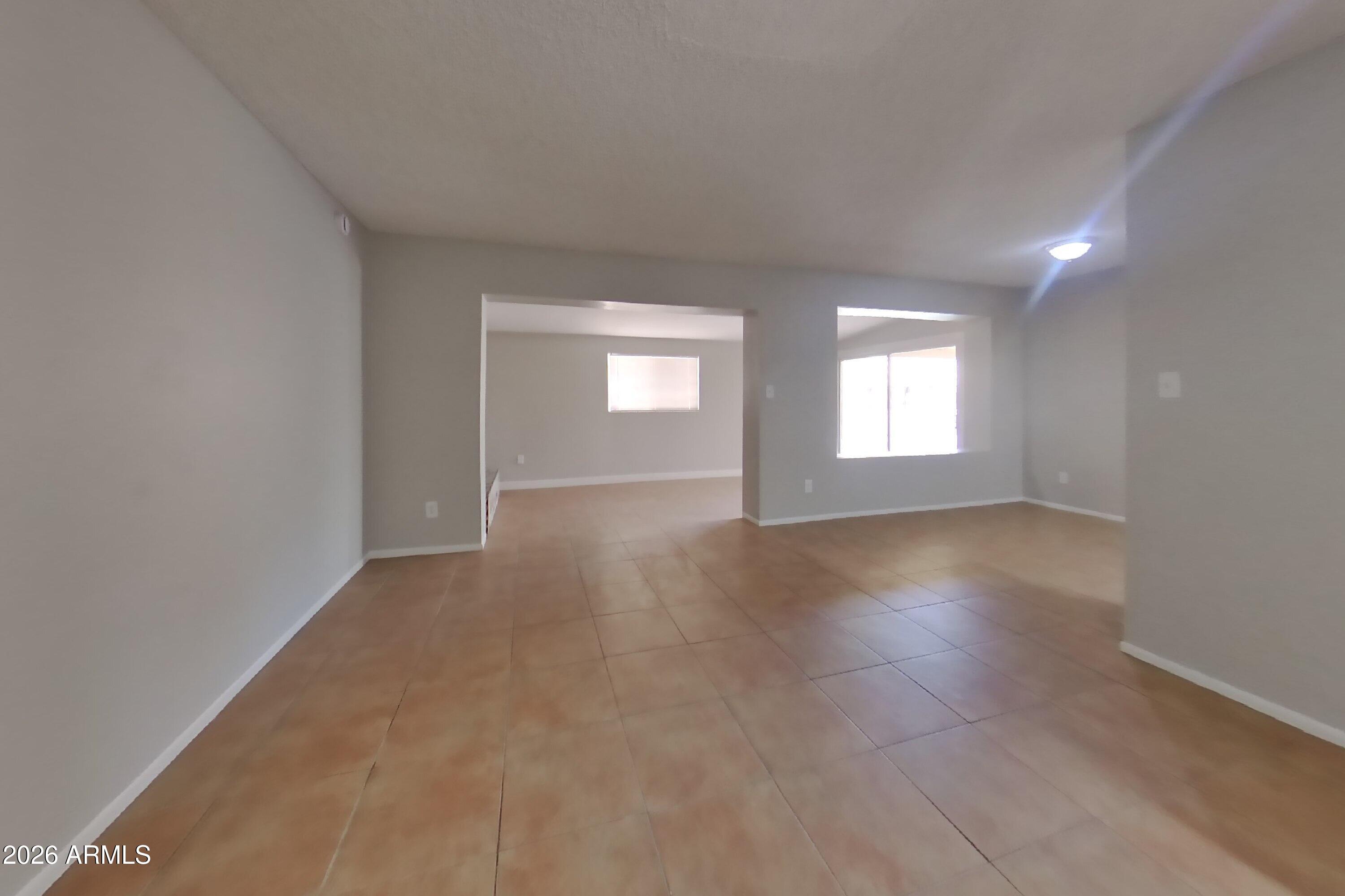 3938 W REDFIELD Road