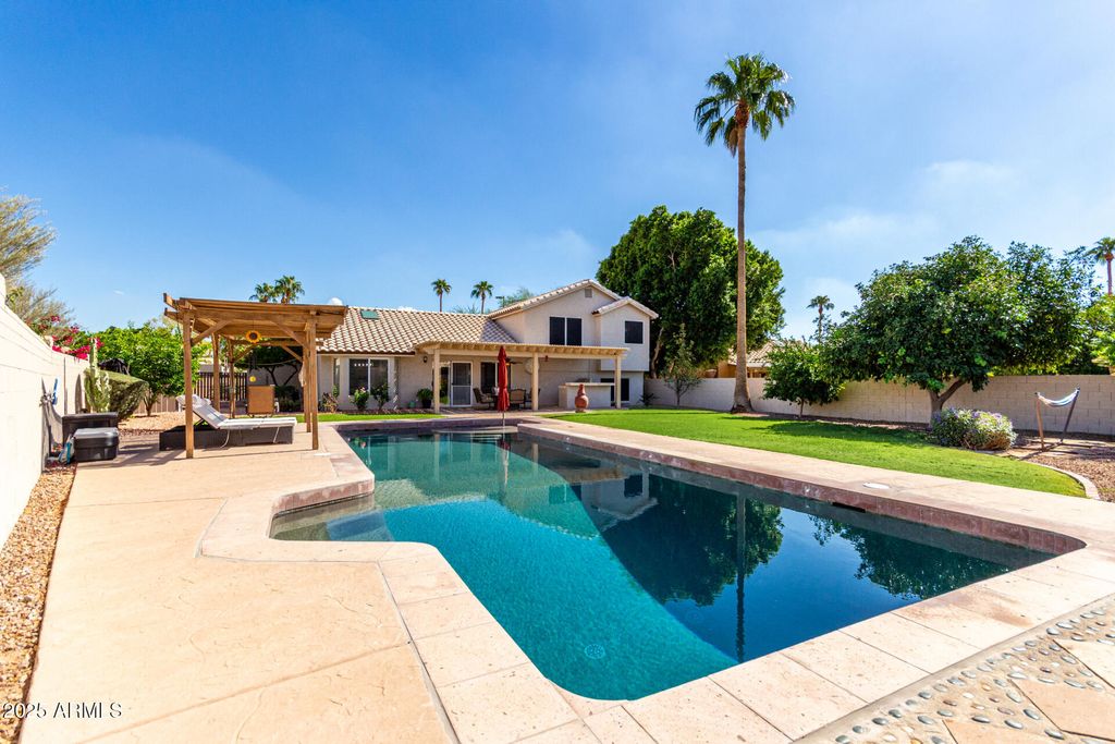 Photo of 920 W Grand Caymen Drive, Gilbert, AZ 85233 (MLS # 6924025)