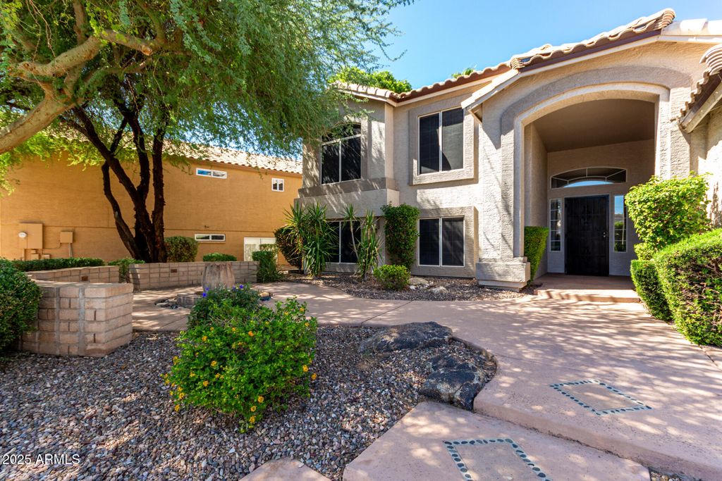 Photo of 920 W Grand Caymen Drive, Gilbert, AZ 85233 (MLS # 6924025)