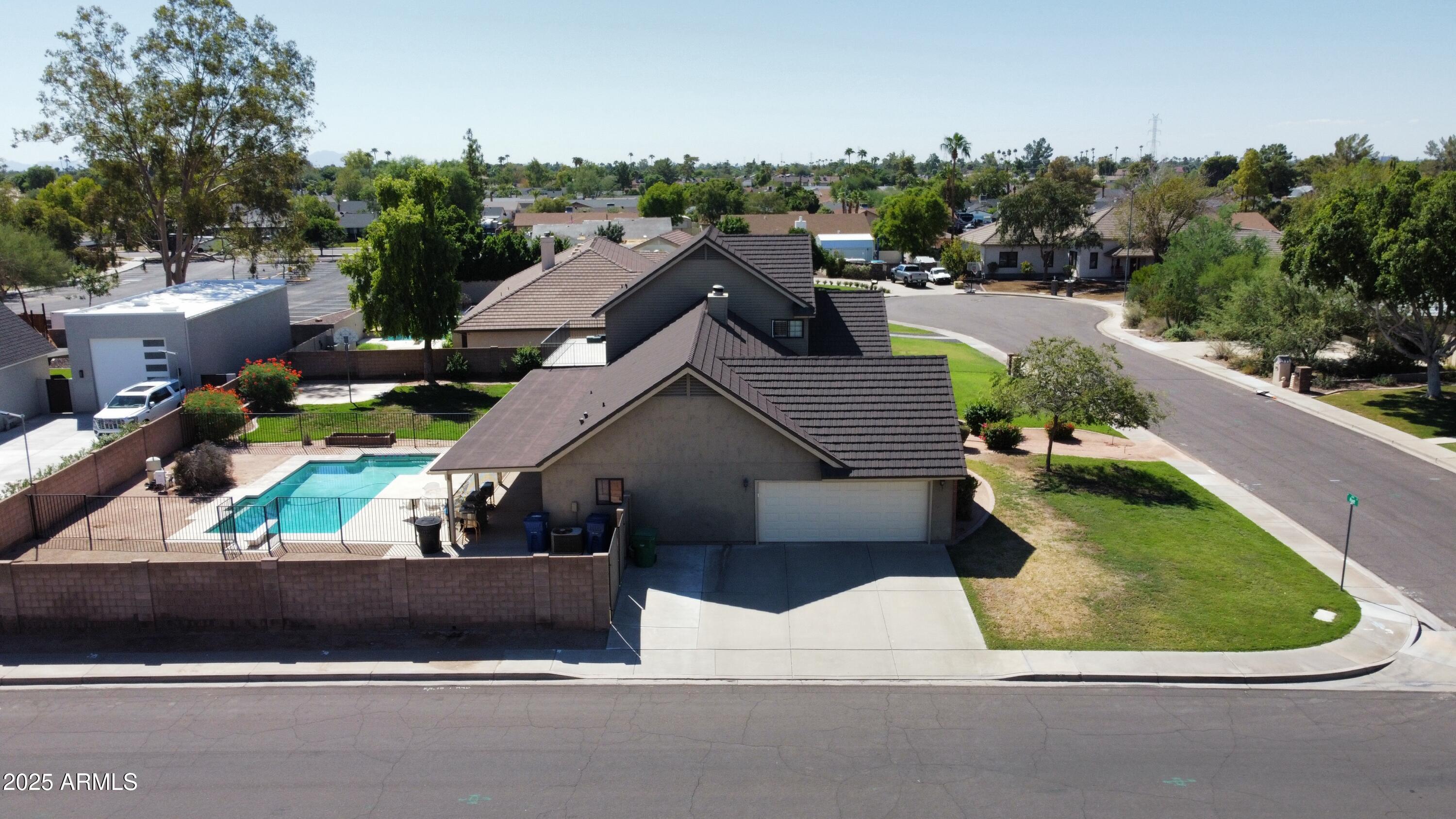 2241 N HUNT Circle