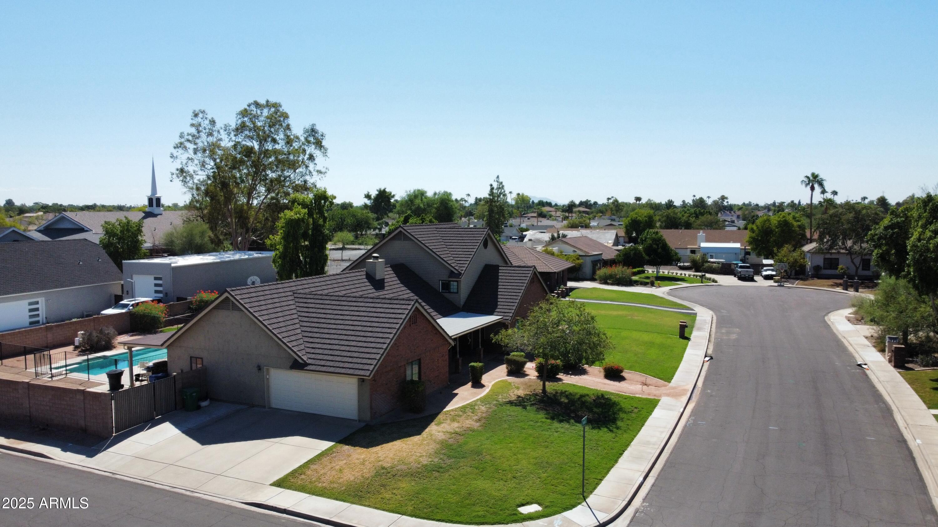2241 N HUNT Circle