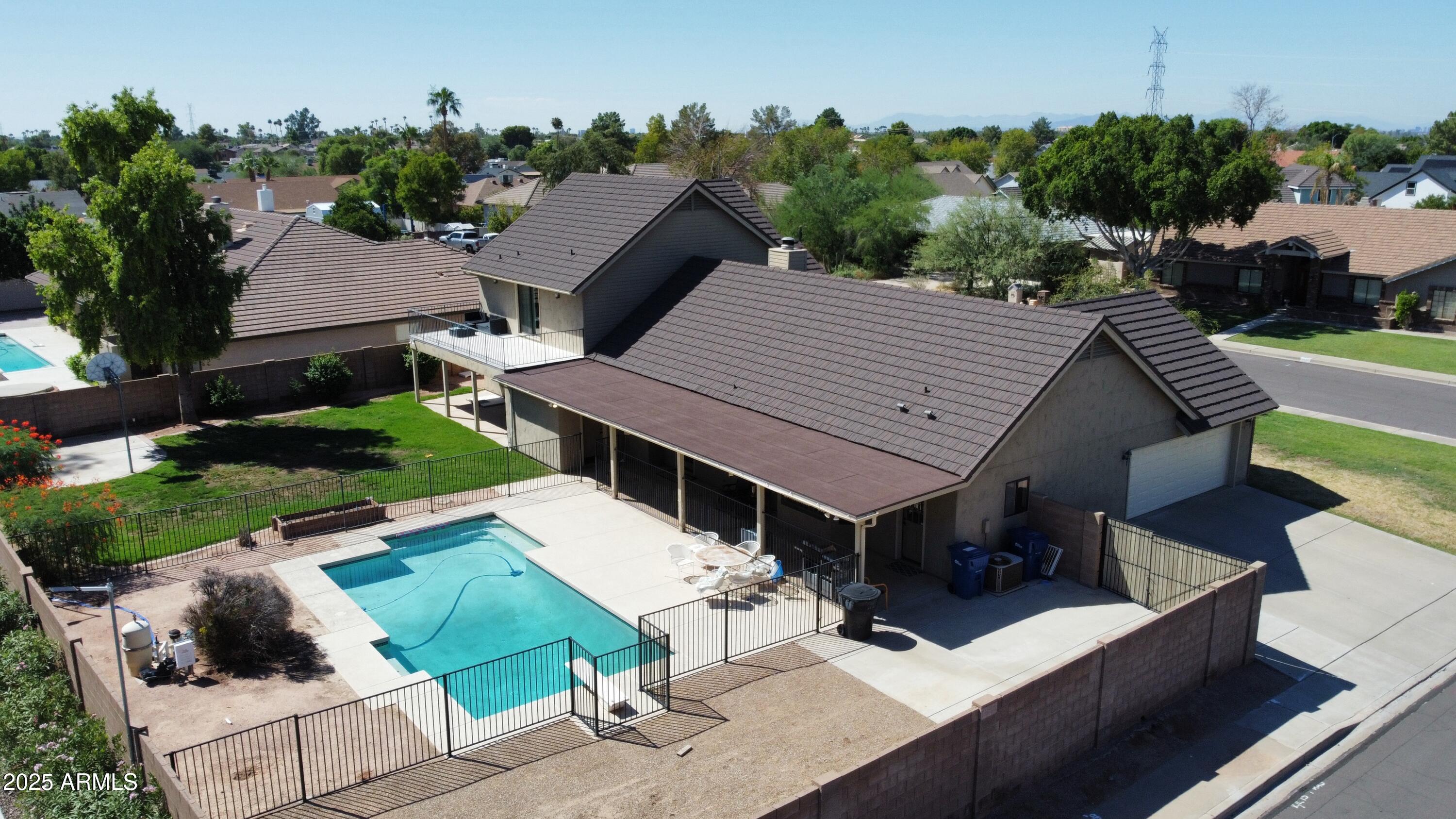 2241 N HUNT Circle