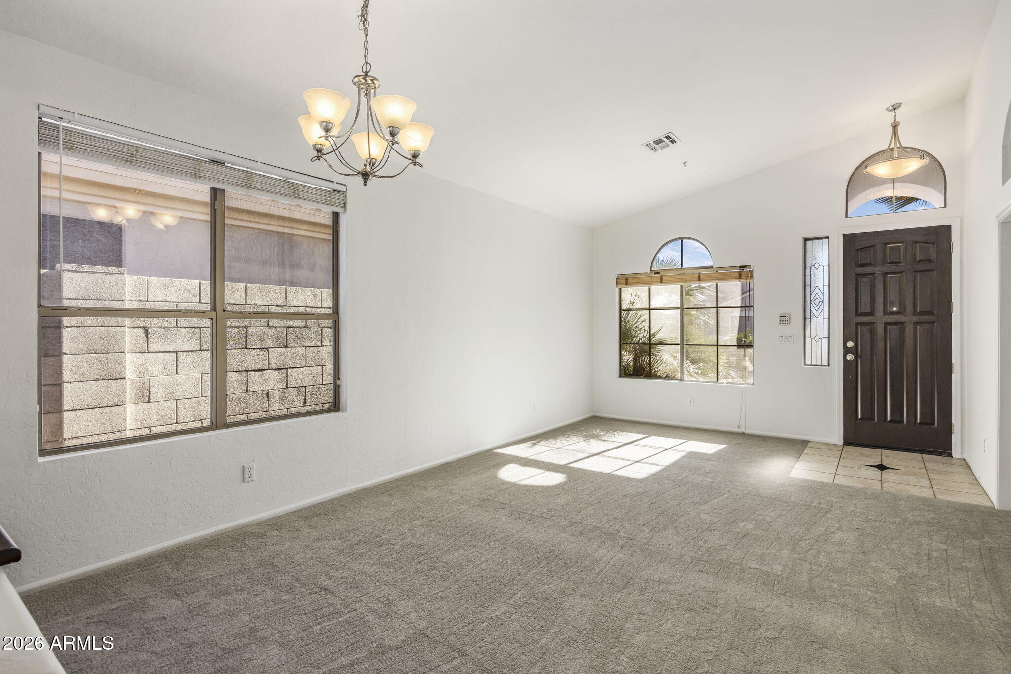 8122 E THERESA Drive