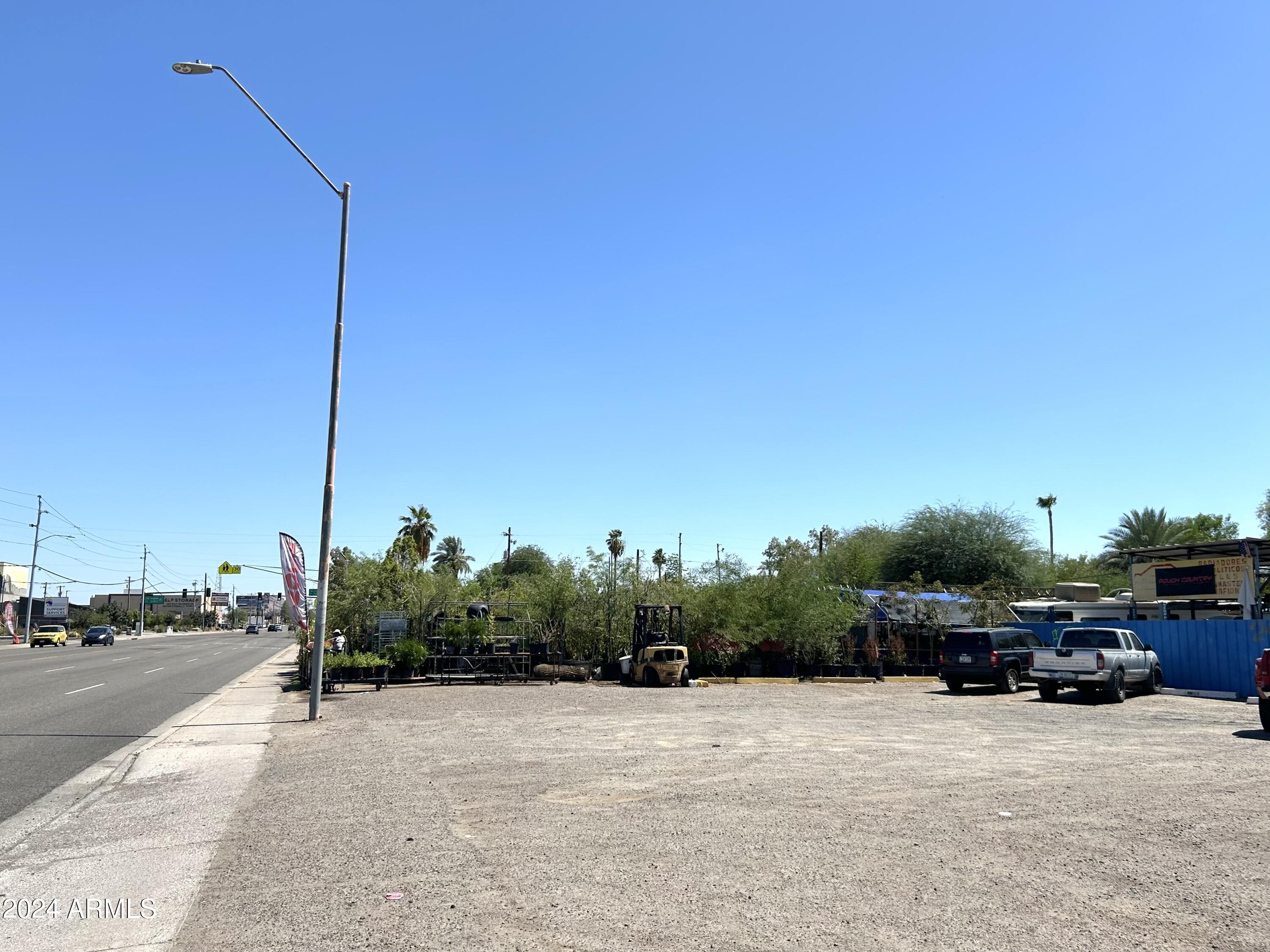 2729 E MCDOWELL Road 15