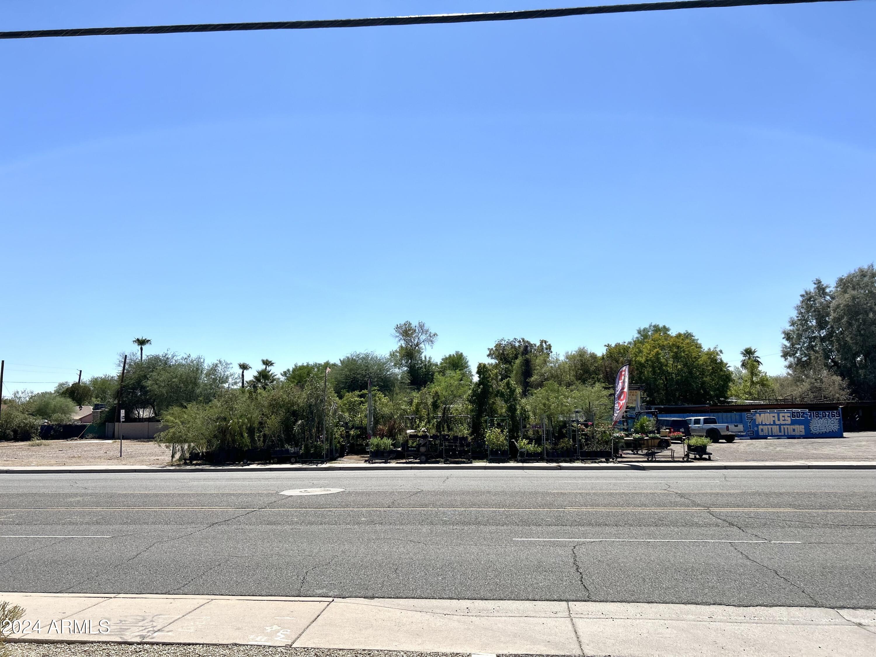 2729 E MCDOWELL Road 15