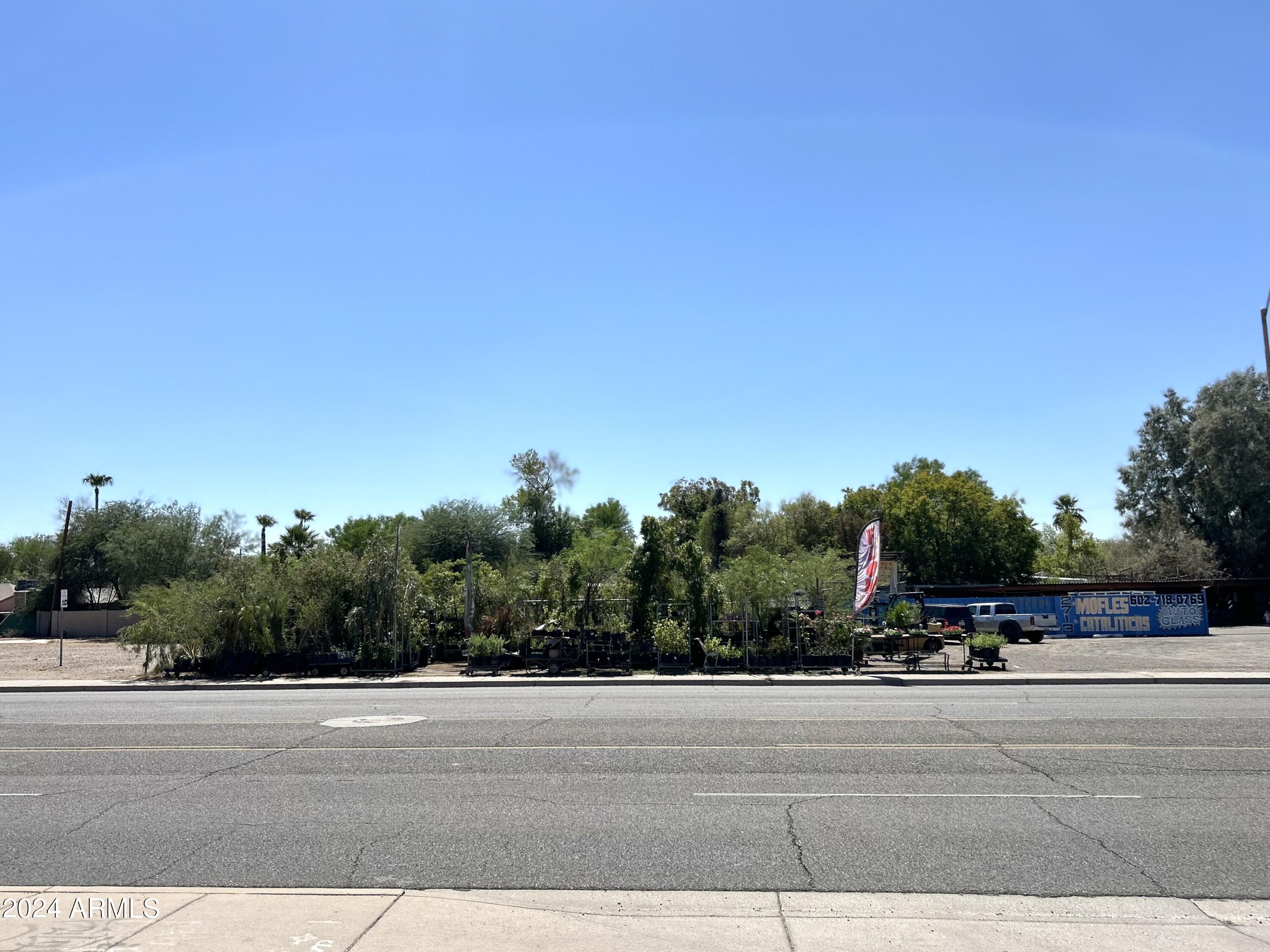 2729 E MCDOWELL Road 15