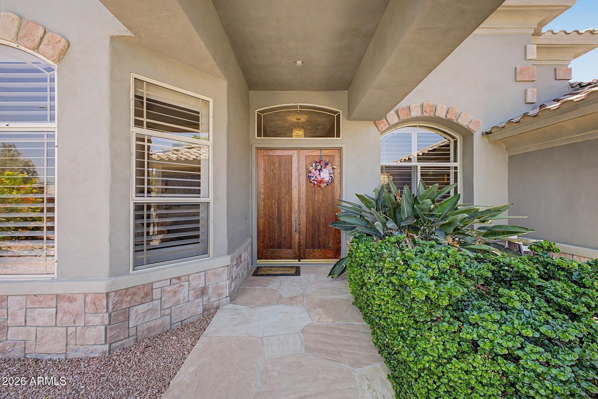1050 N KRISTIN Lane