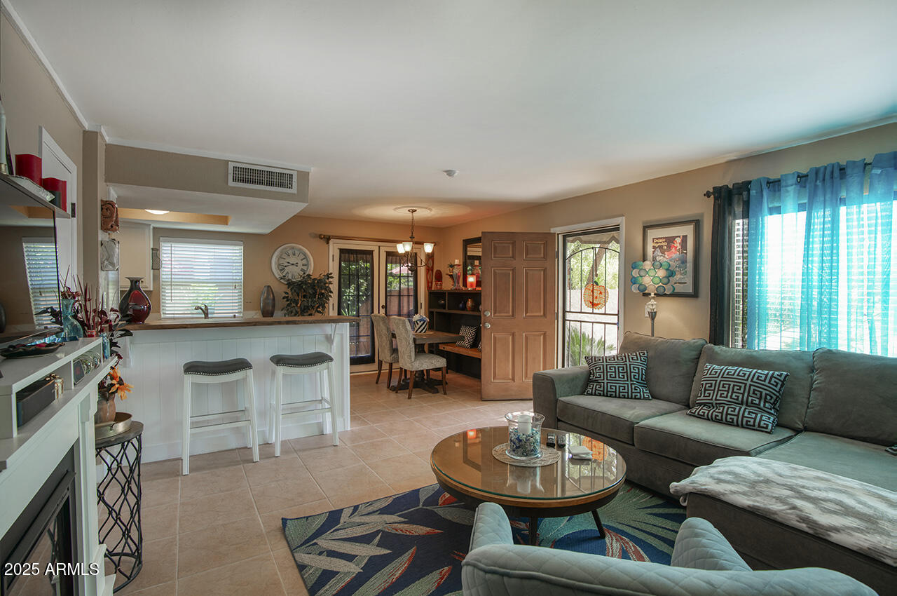 830 E PEORIA Avenue 3