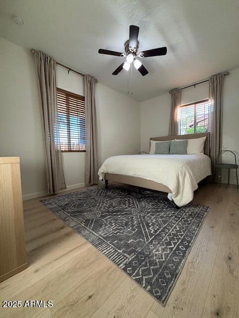 1940 E INDIANOLA Avenue E