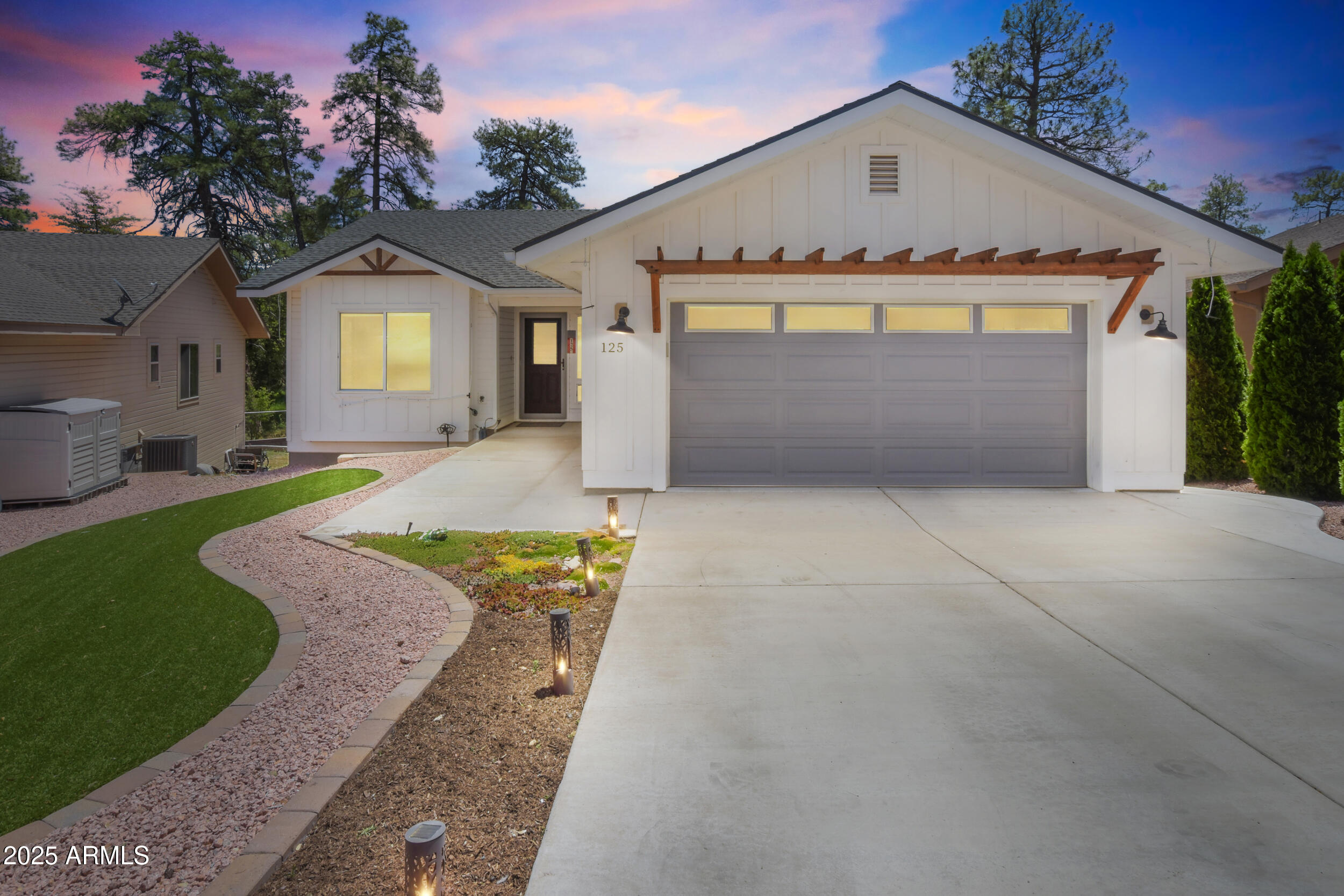 125 W COTTAGE CREEK Court
