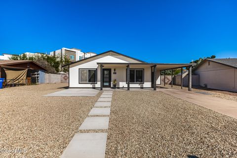 Photo of 7323 N 16th Place, Phoenix, AZ 85020 (MLS # 7004182)